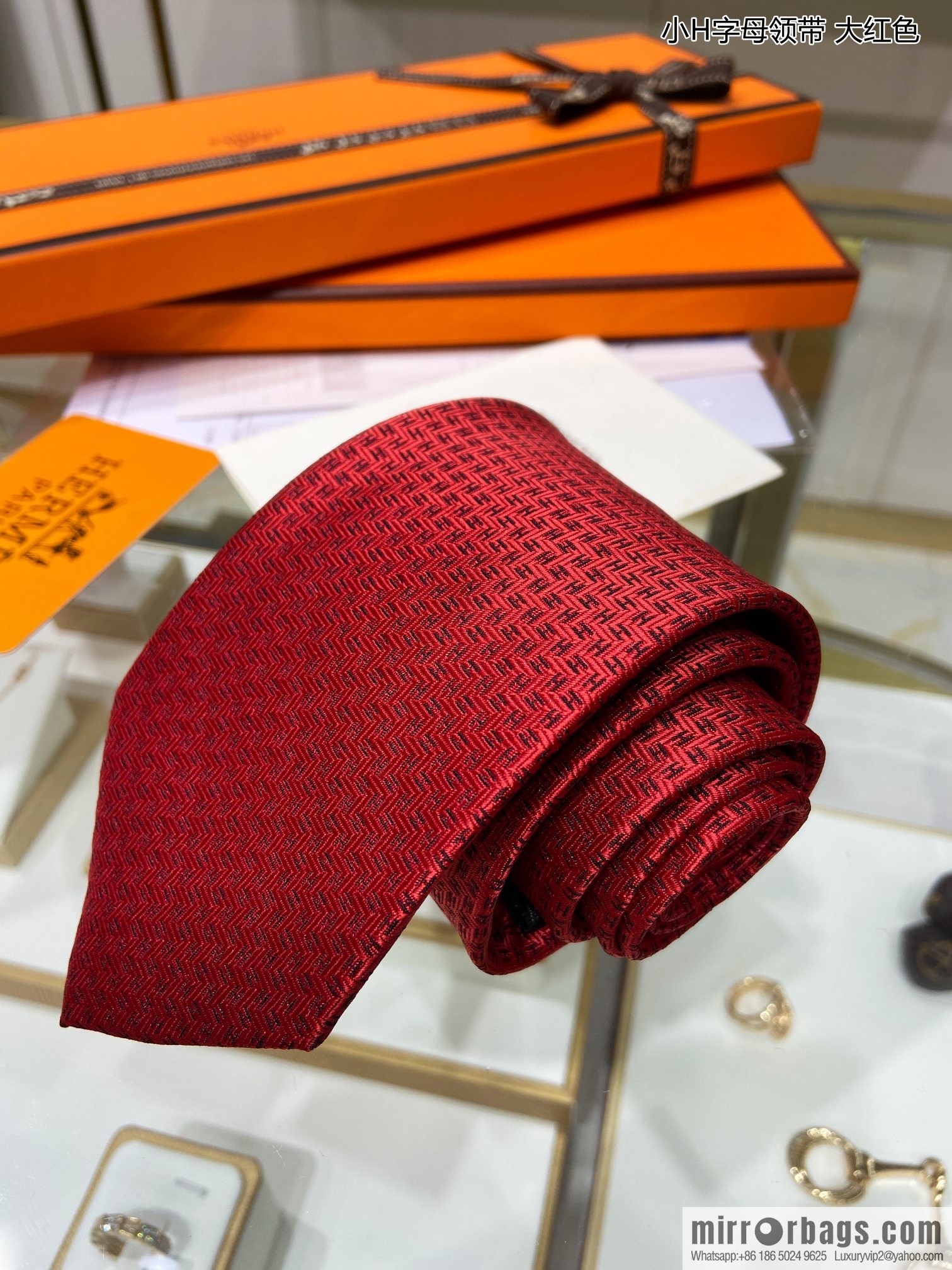 Hermes 100% Top Twill Silk Small H Letter Tie