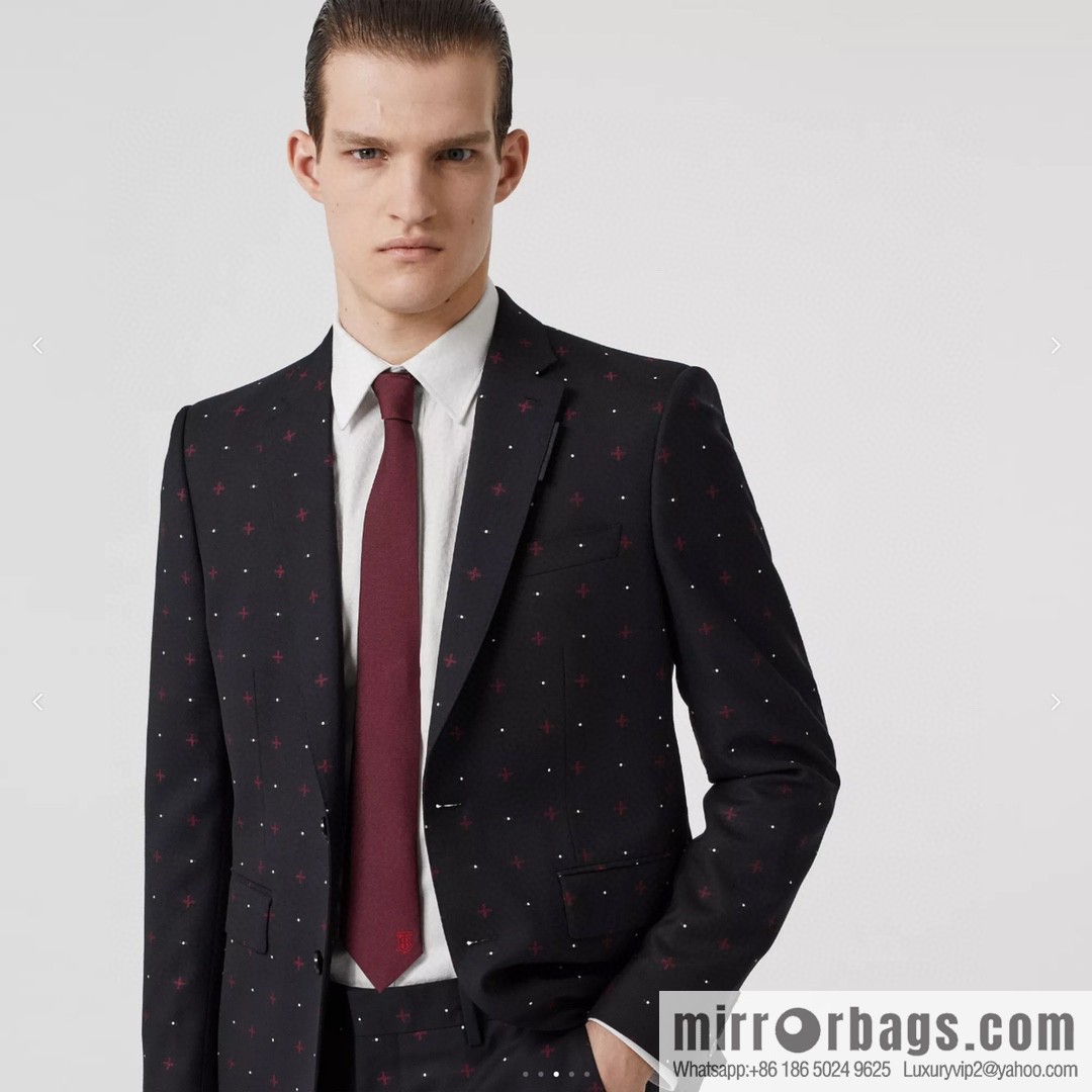 Burberry 100% Top Jacquard Silk B Logo Tie