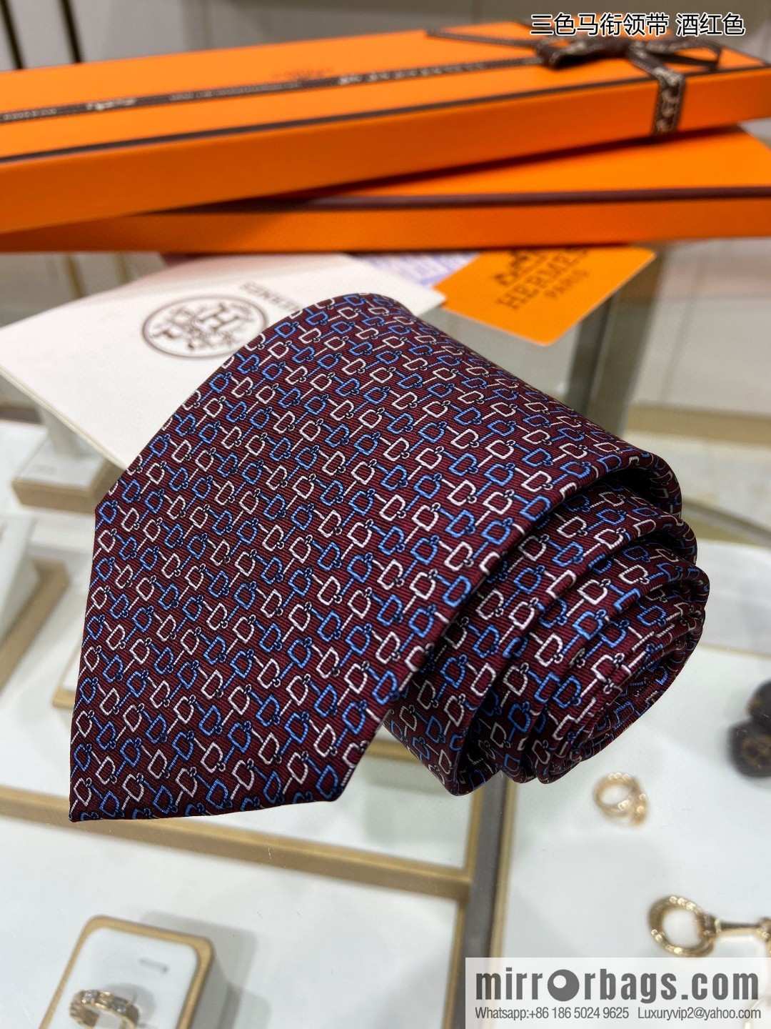 Hermes 100% top twill silk + wool inner three-color horse tie