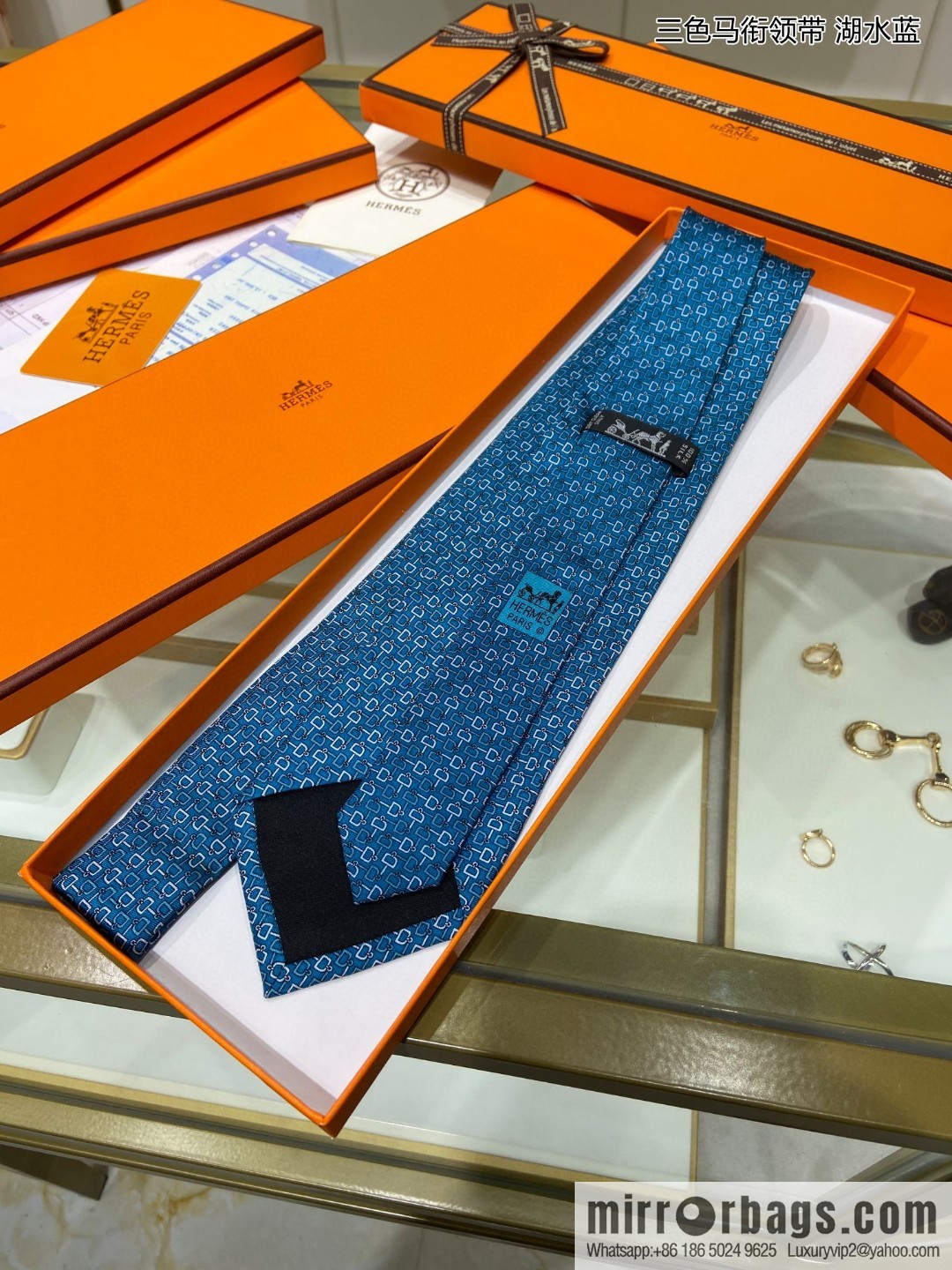 Hermes 100% top twill silk + wool inner three-color horse tie