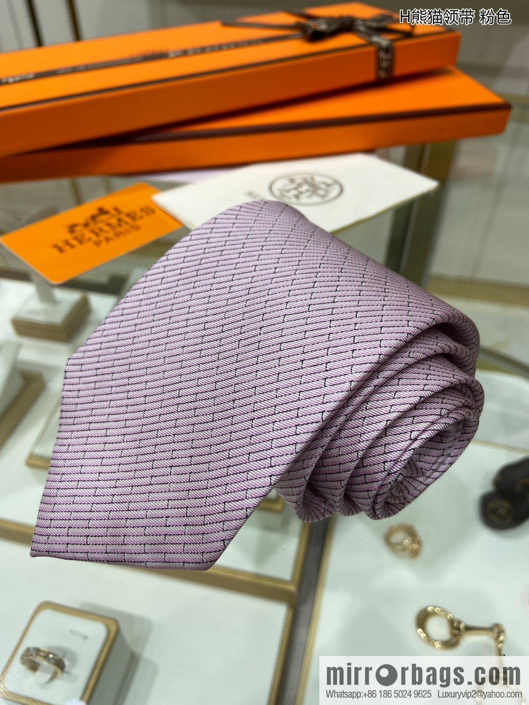 Hermes 100% top twill silk + wool inner panda tie
