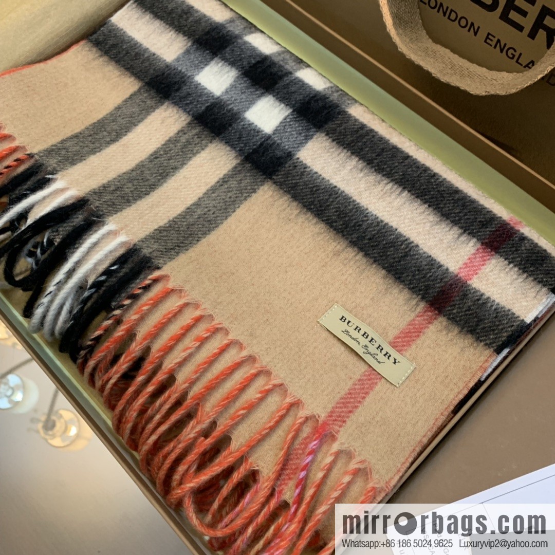 Burberry Burberry Scottish Worsted Cashmere Scarf