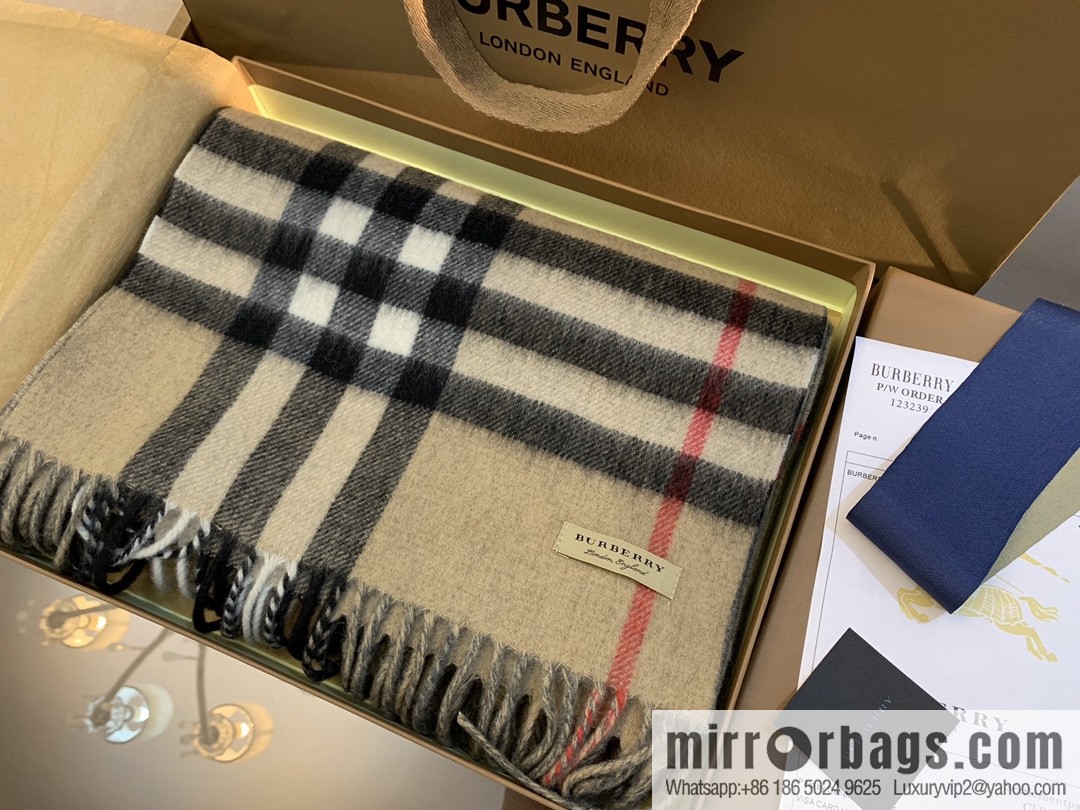 Burberry Burberry Scottish Worsted Cashmere Scarf