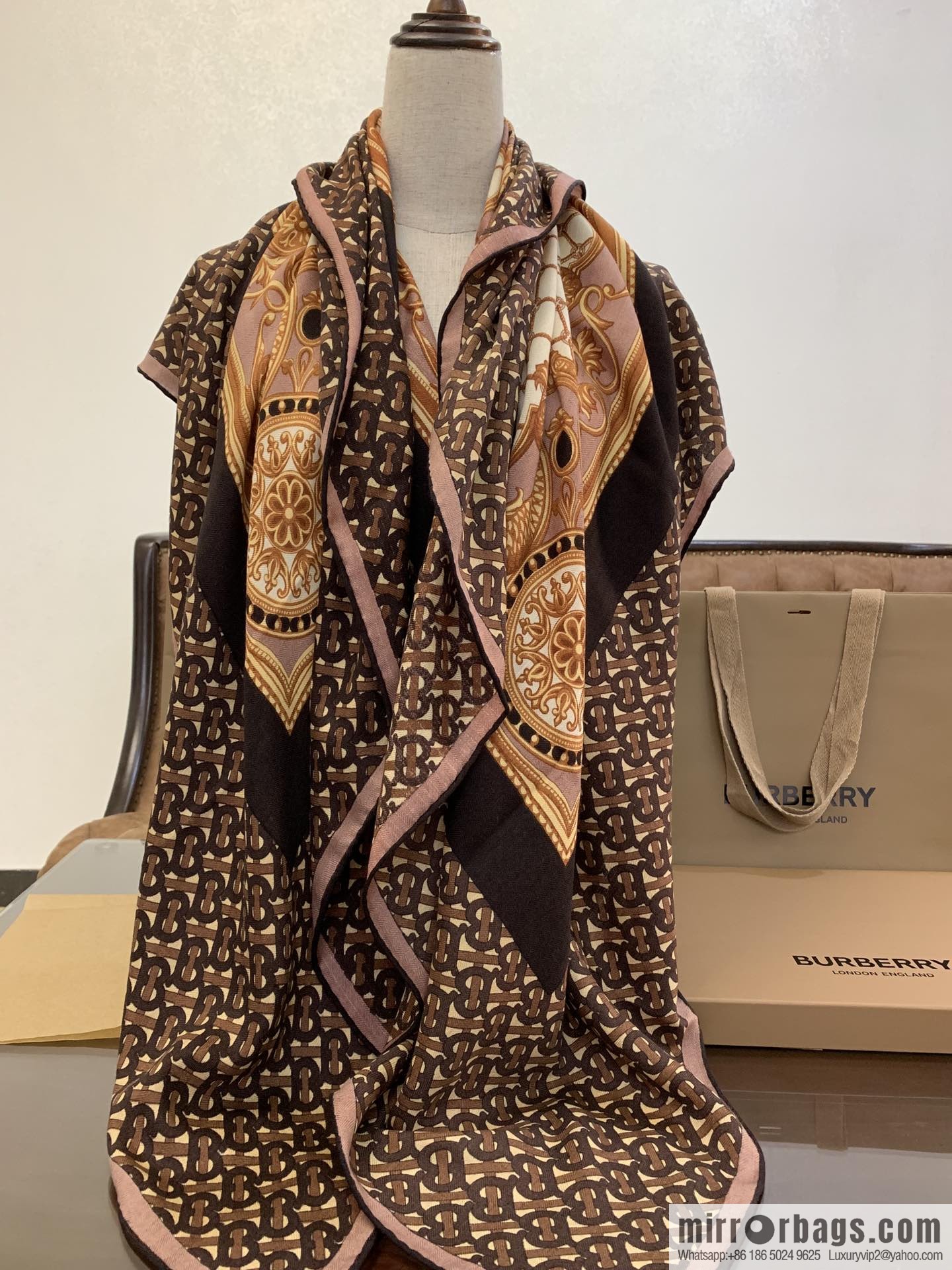 Burberry Burberry Logo Shawl Scarf