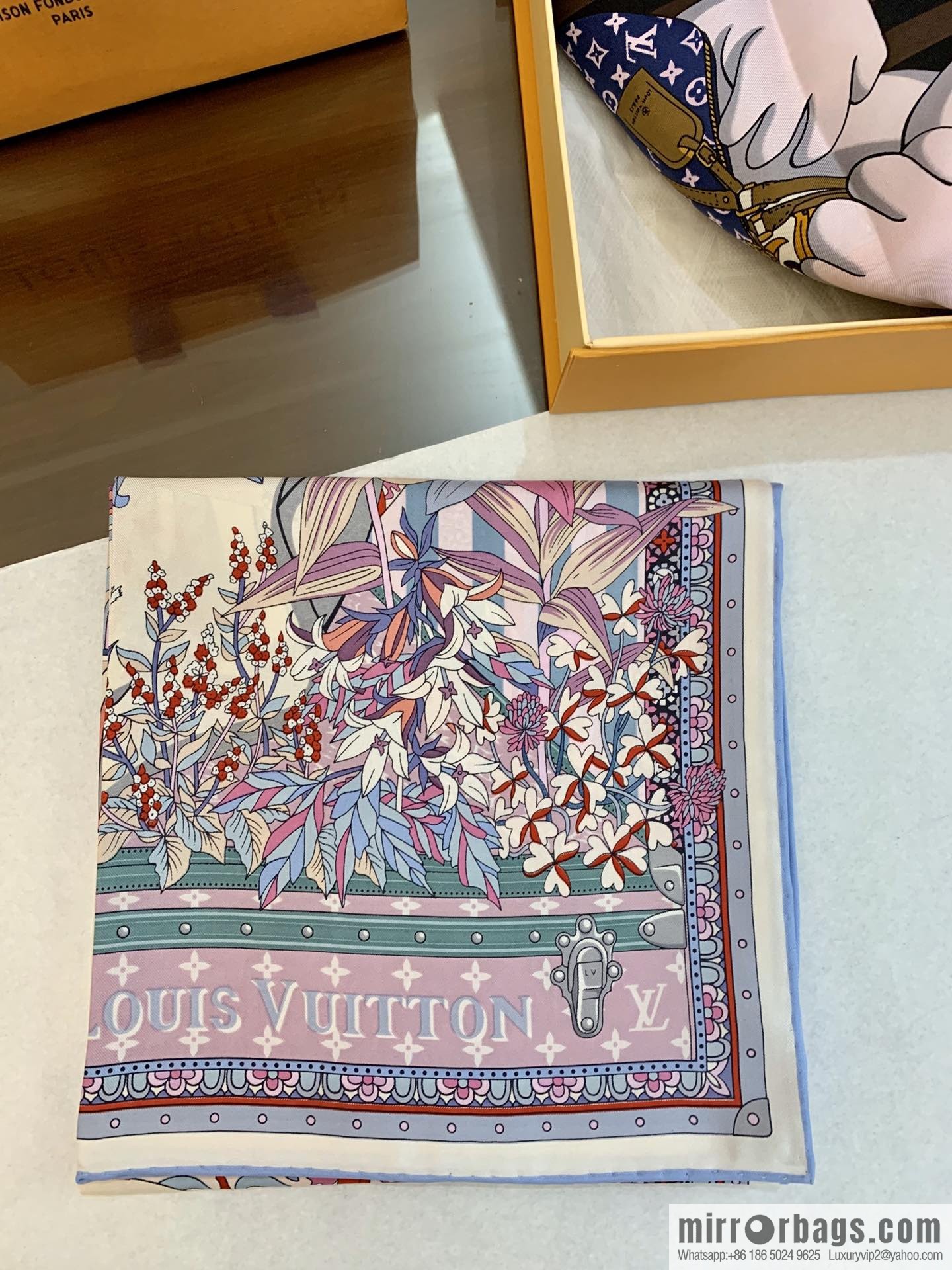 LV Louis Vuitton City Mouse and Country Mouse 100% Silk Scarf M76124