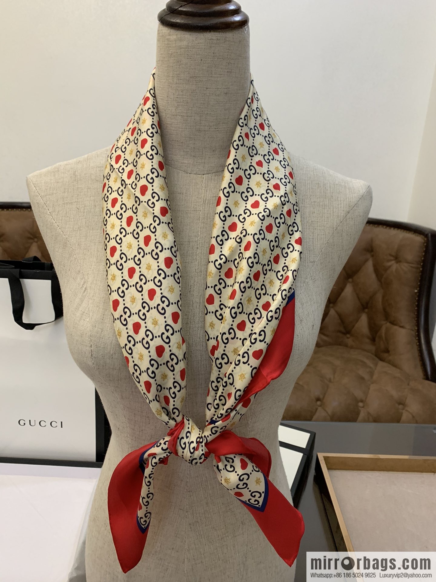 GUCCI Gucci Double G Letter Interwoven Pattern 100% Silk Scarf