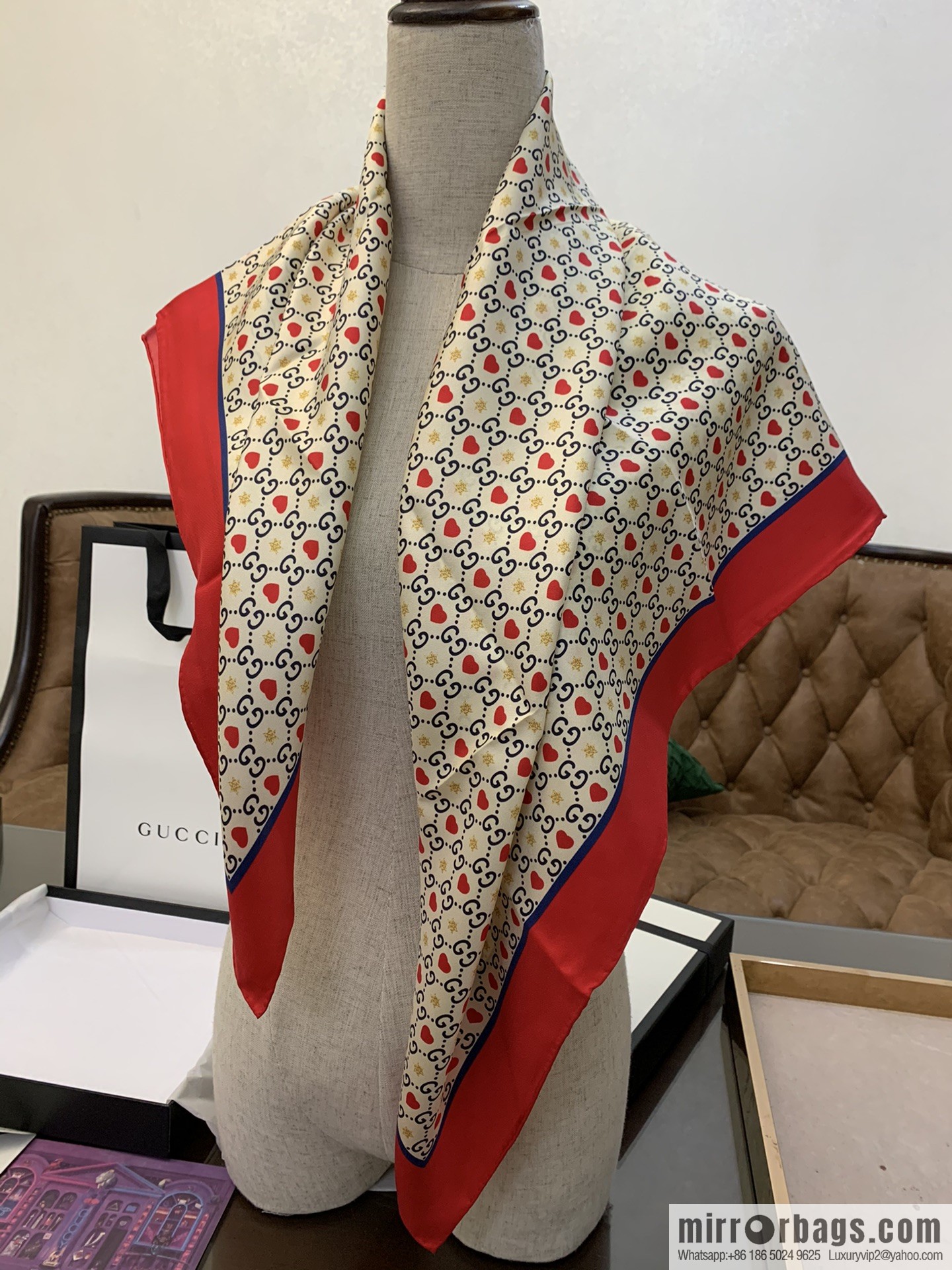 GUCCI Gucci Double G Letter Interwoven Pattern 100% Silk Scarf