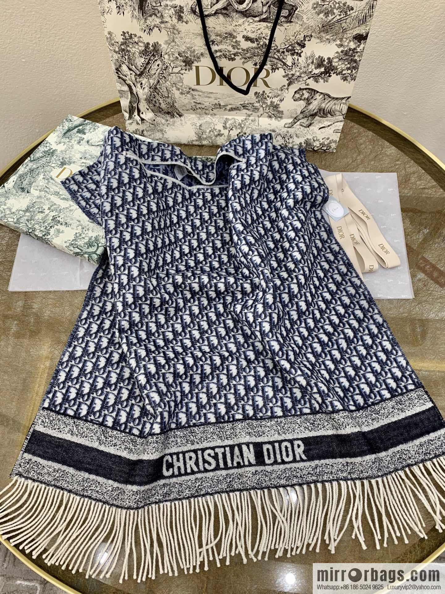 Dior Dior pullover cape shawl 🥰 scarf 01CDO370I001_C540