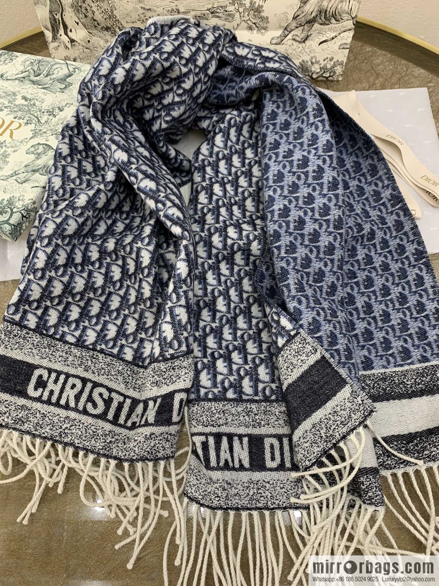 Dior Dior pullover cape shawl 🥰 scarf 01CDO370I001_C540