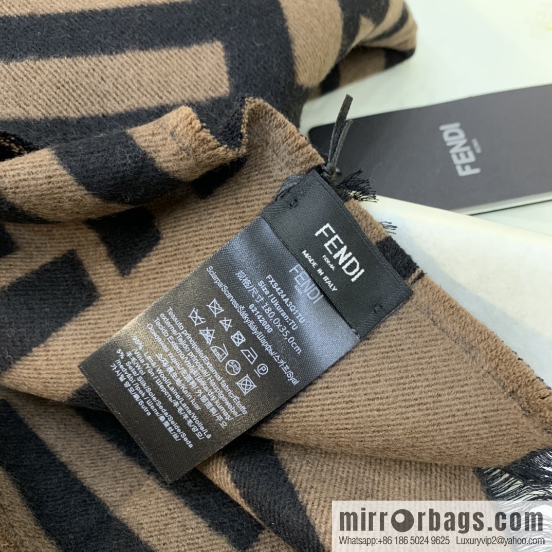 FENDI Fendi 95% wool + 5% silk presbyopia FF alphabet scarf