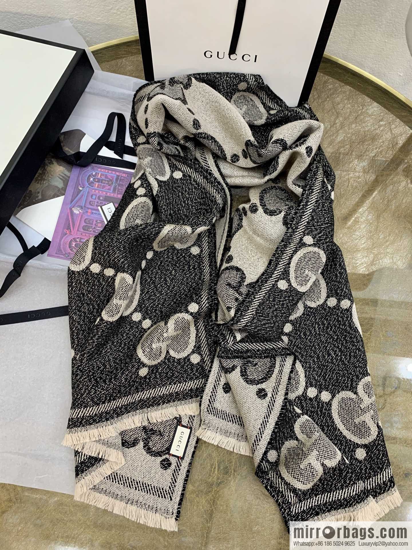 GUCCI Gucci Letter-interwoven jacquard scarf 598993