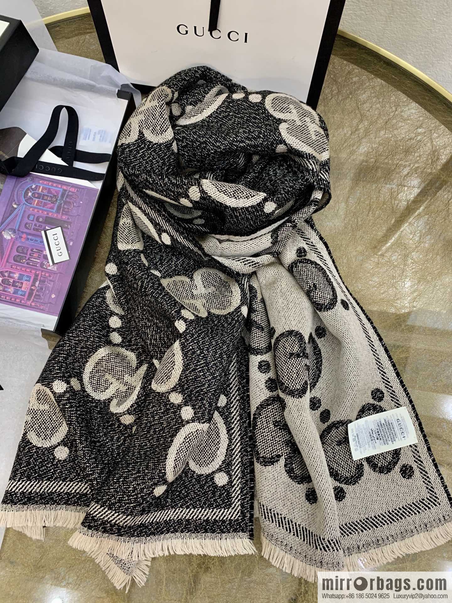 GUCCI Gucci Letter-interwoven jacquard scarf 598993