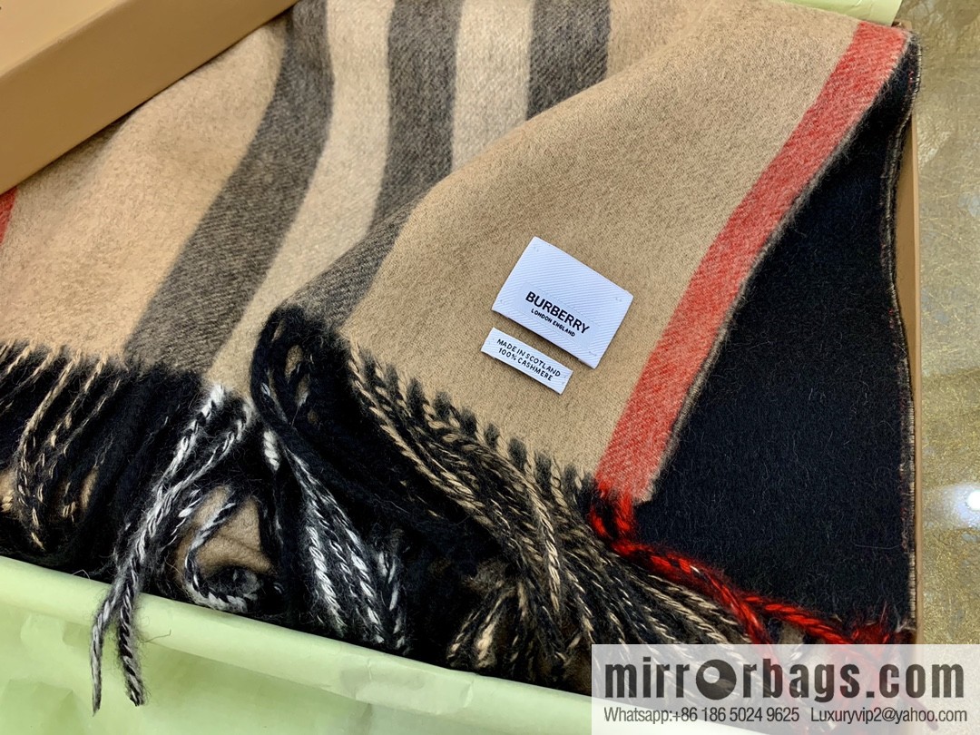 Burberry simple vertical color matching cashmere towel