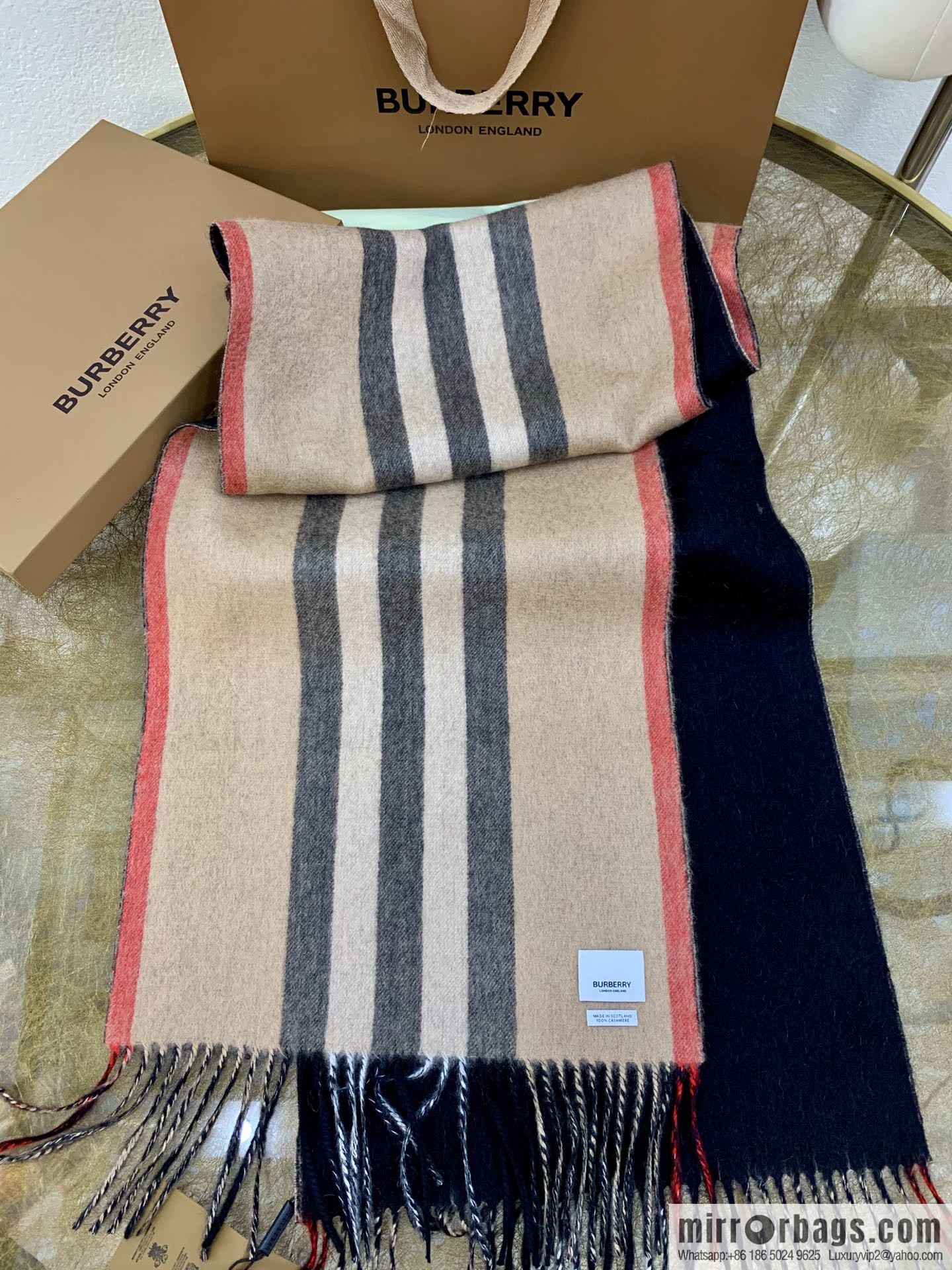 Burberry simple vertical color matching cashmere towel
