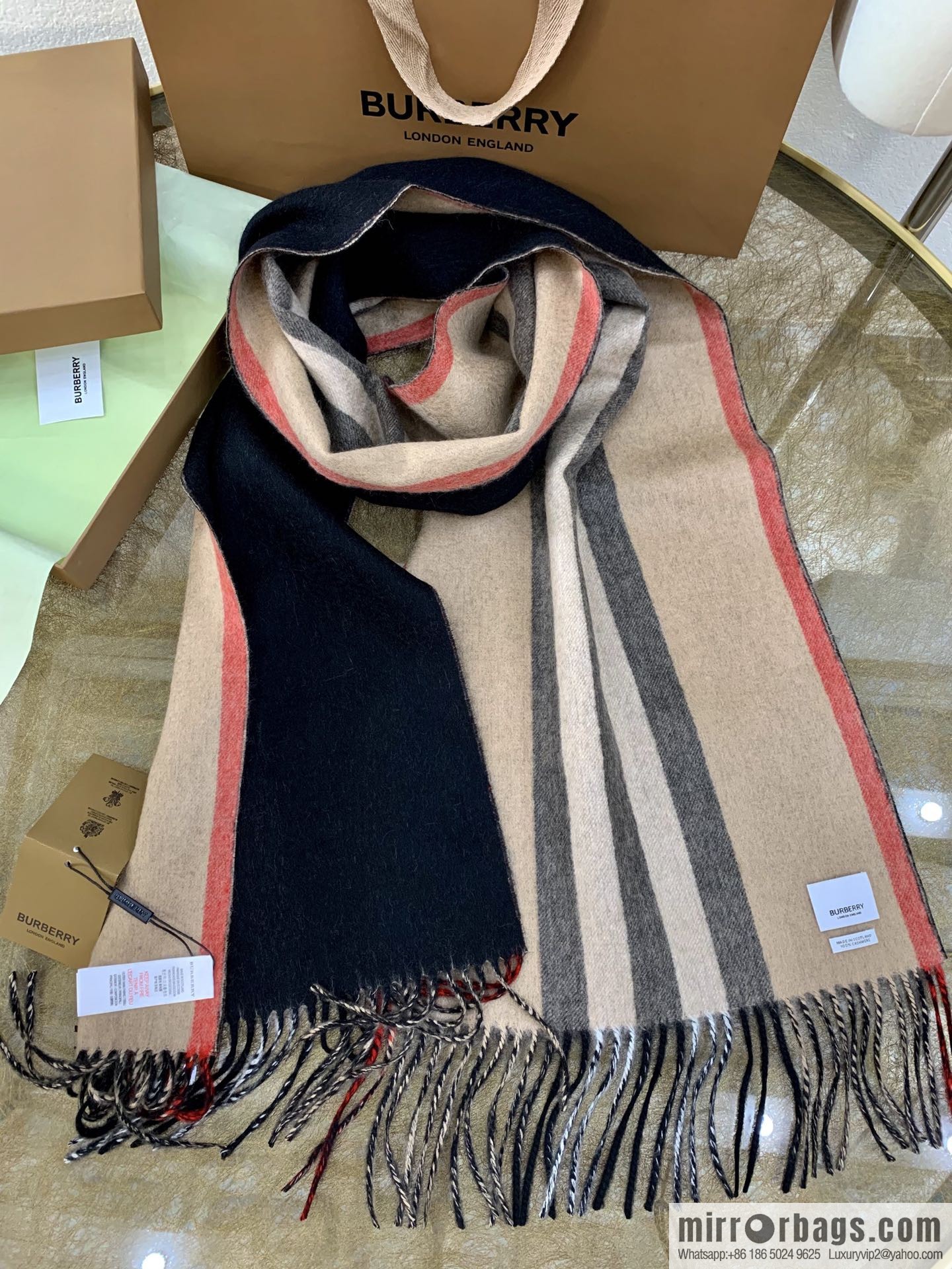 Burberry simple vertical color matching cashmere towel