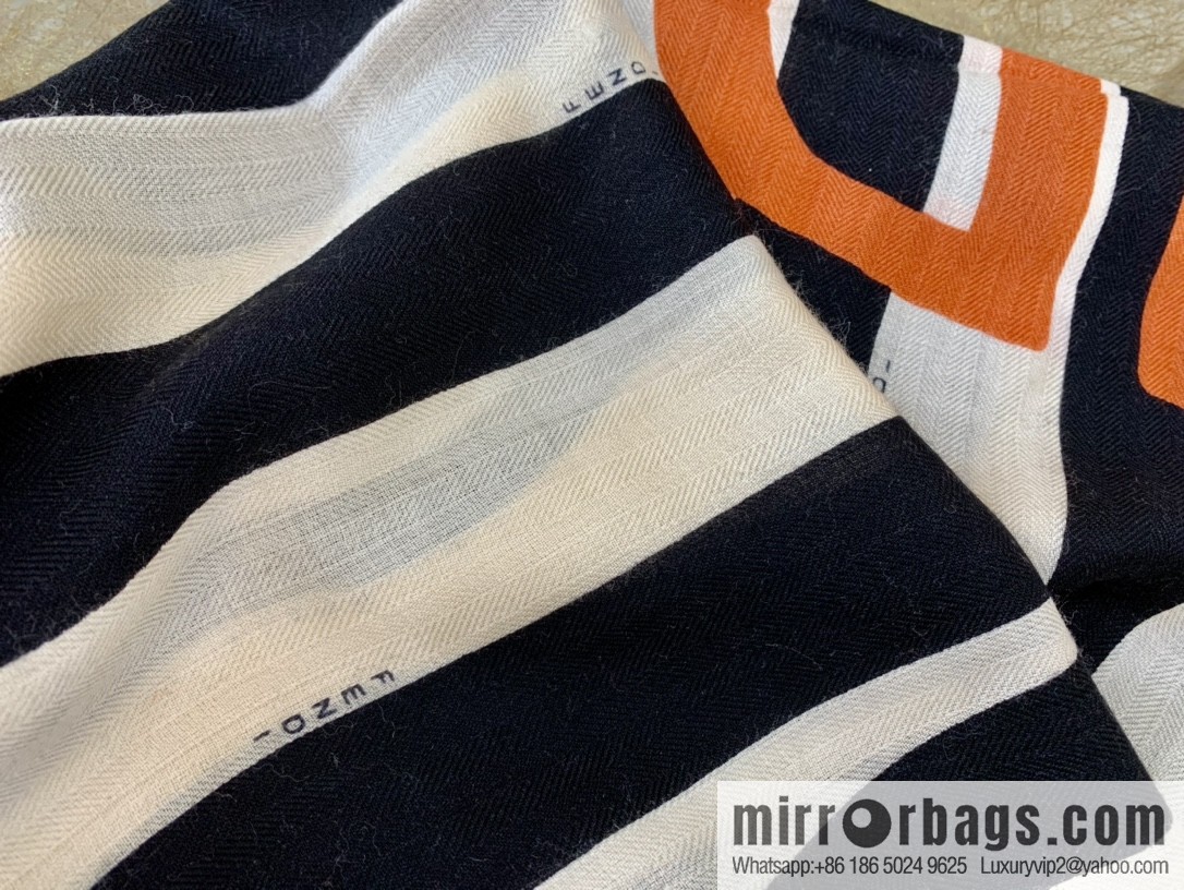 FENDI Fendi top herringbone silk cashmere square scarf