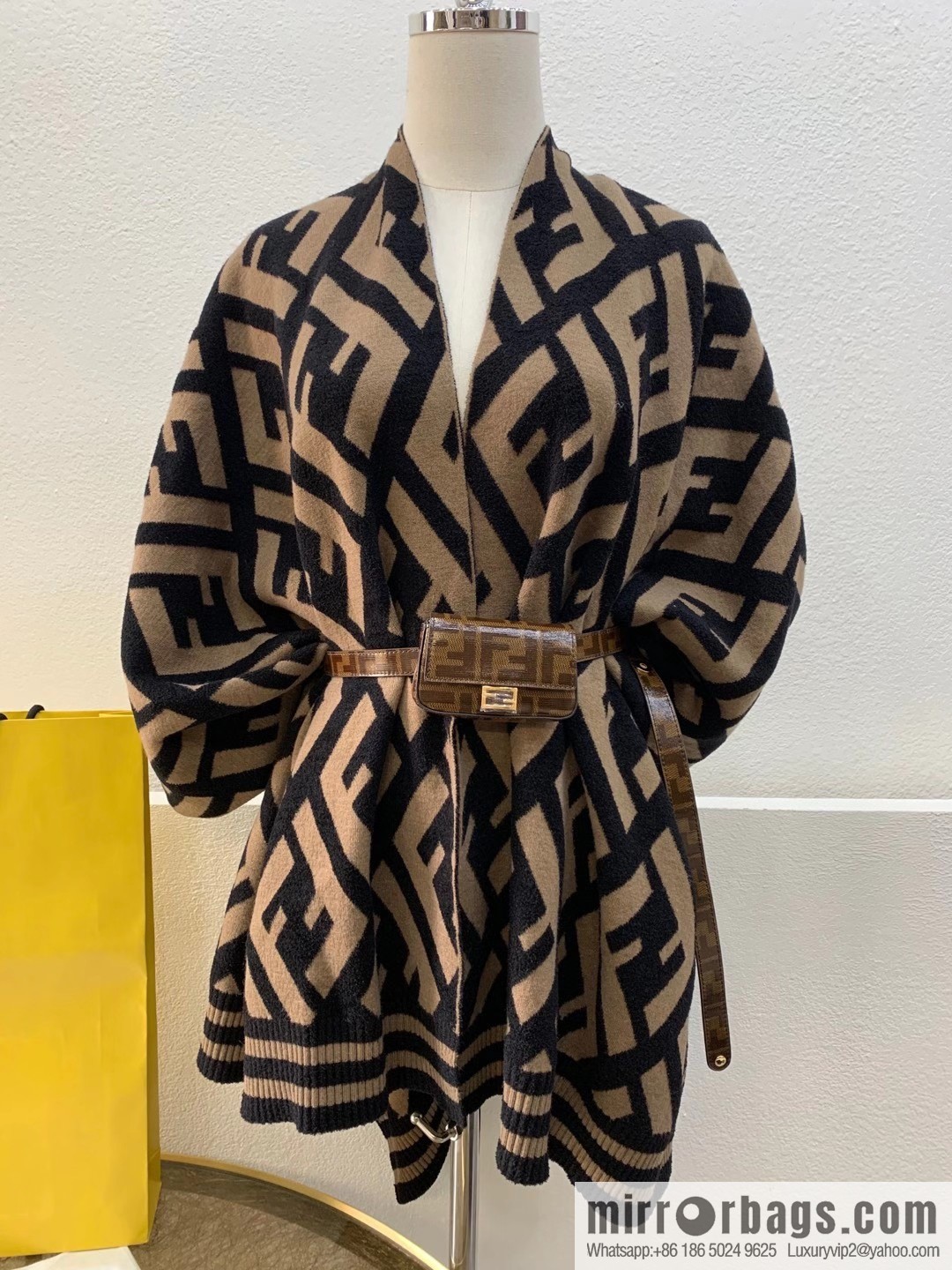 FENDI Fendi FF alphabet wool cape