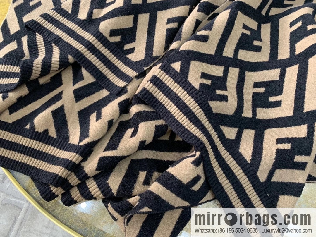 FENDI Fendi FF alphabet wool cape