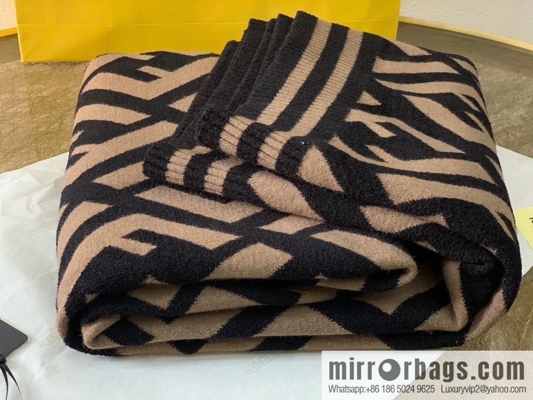 FENDI Fendi FF alphabet wool cape