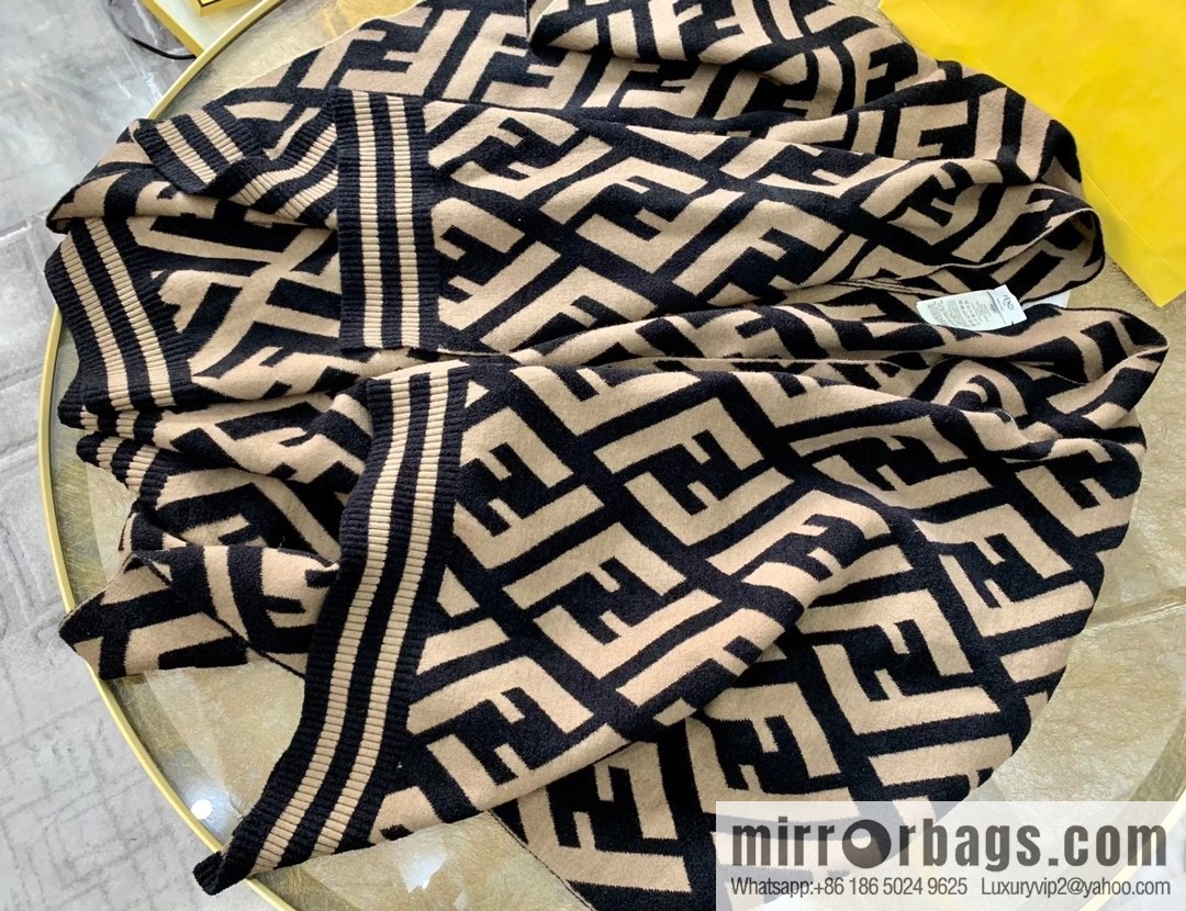 FENDI Fendi FF alphabet wool cape
