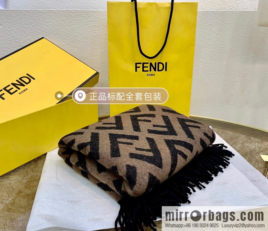 Fendi 51% wool 49% cashmere cloak on both sides FXX715AEOWF0QT1