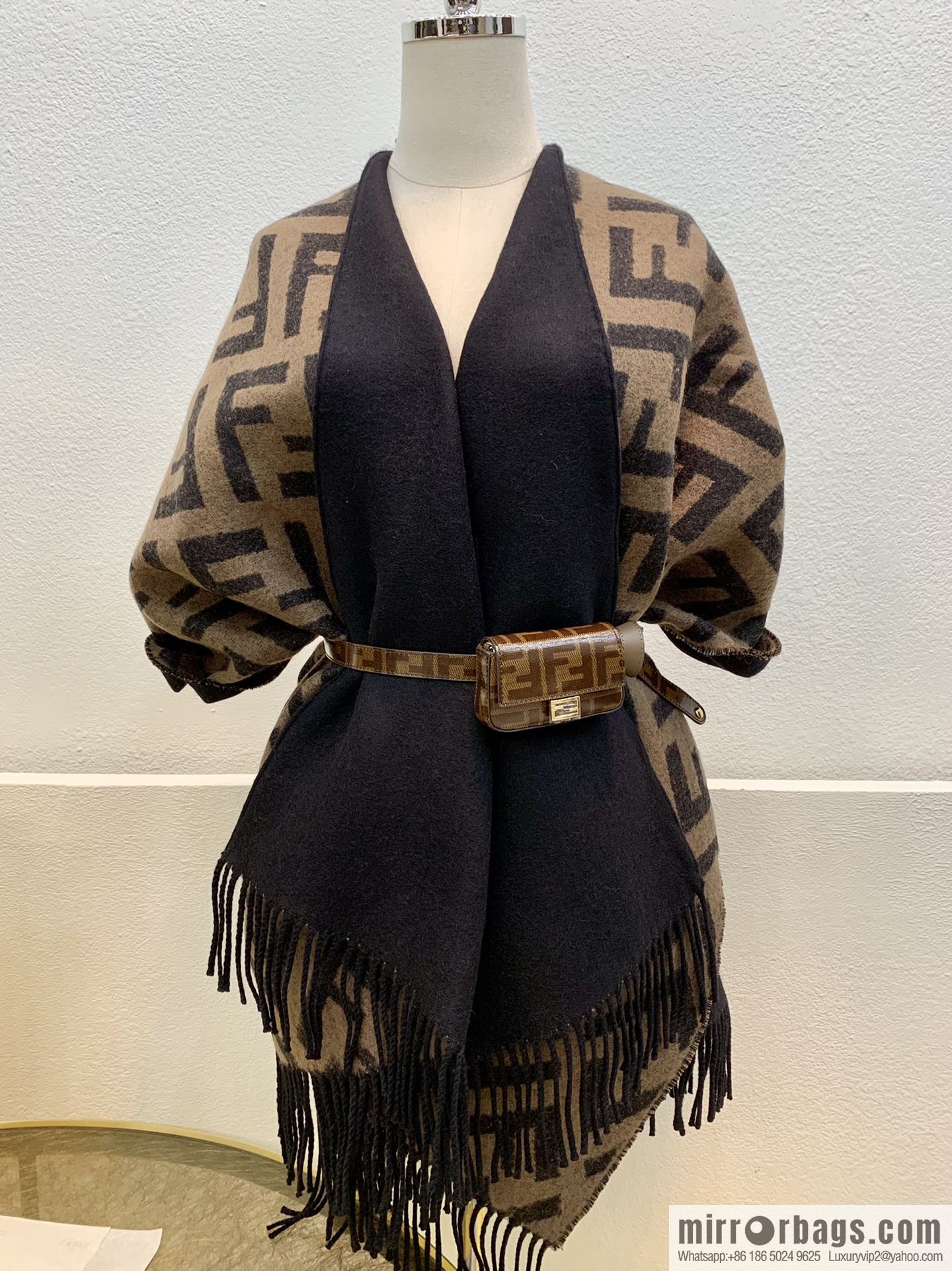 Fendi 51% wool 49% cashmere cloak on both sides FXX715AEOWF0QT1