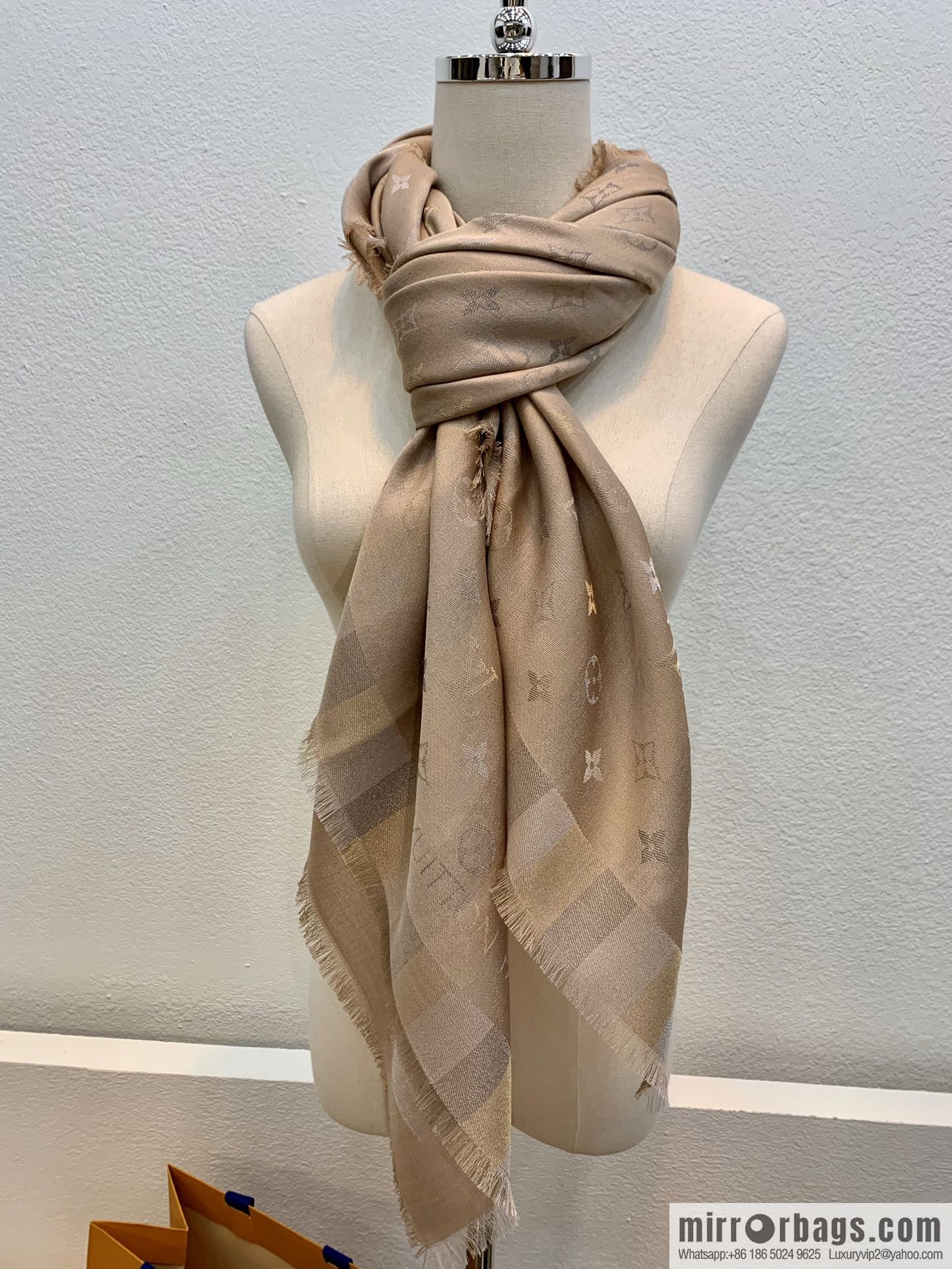 LV Louis Vuitton Silk Blended So Shine Monogram Shawl M76337