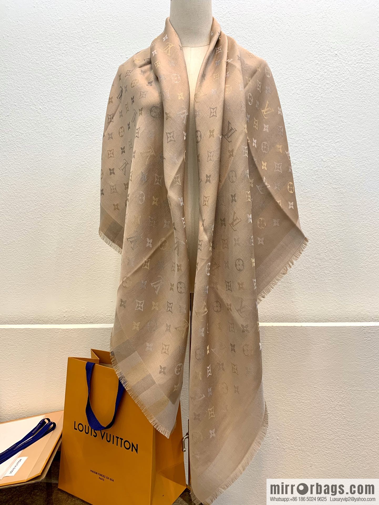 LV Louis Vuitton Silk Blended So Shine Monogram Shawl M76337