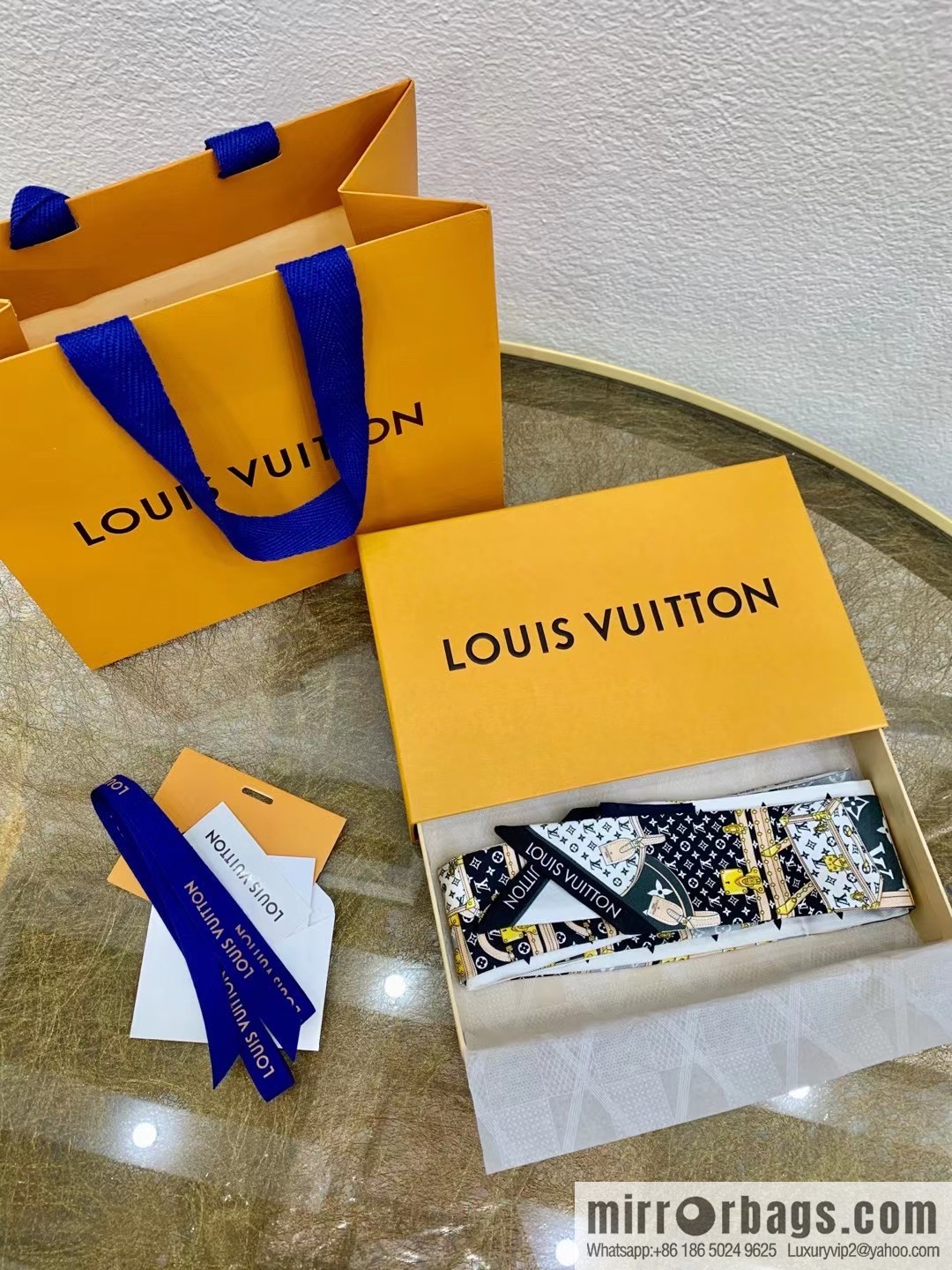LV Louis Vuitton Monogram silk headband m76442