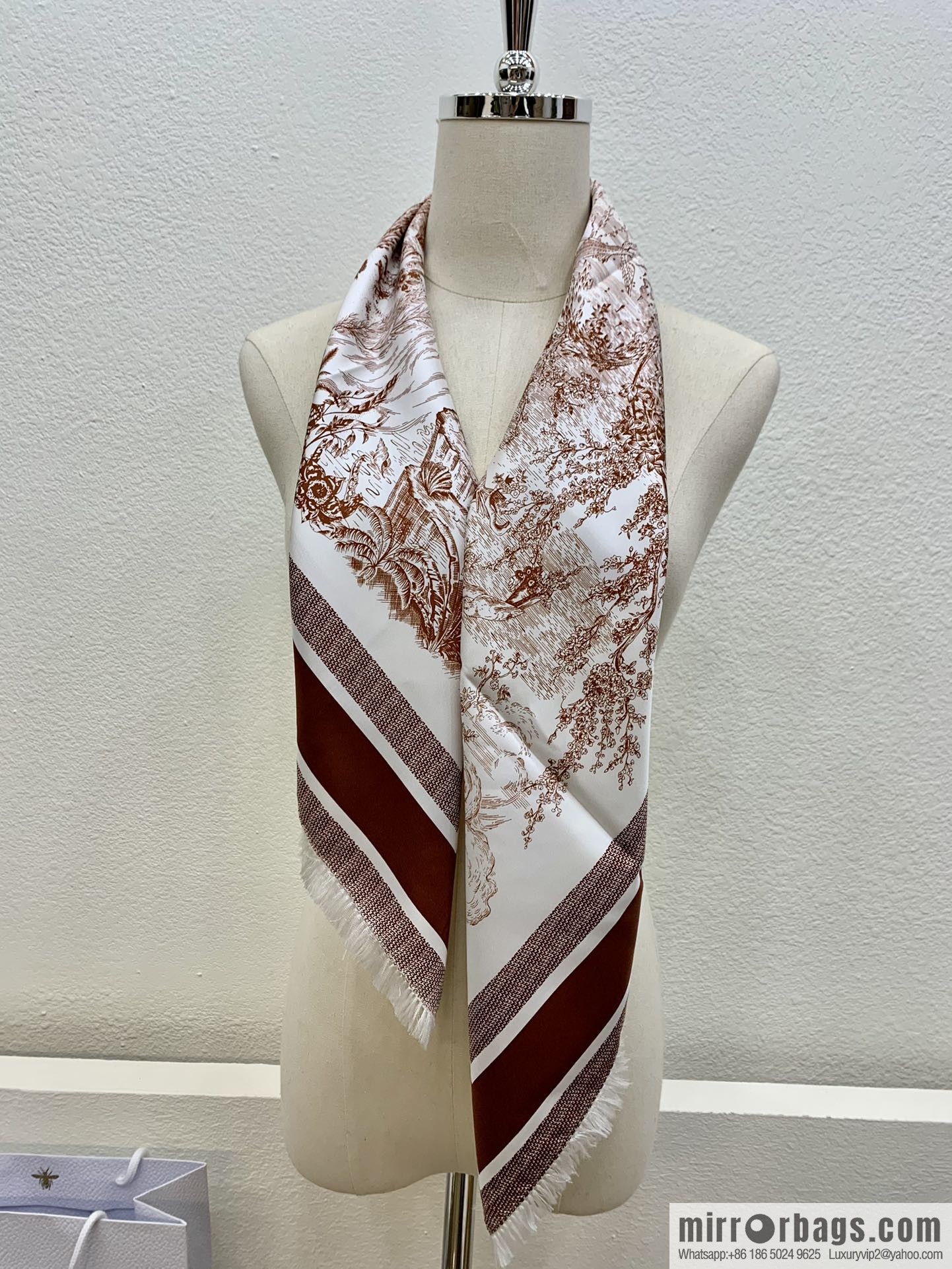 Dior 21 spring new silk square scarf
