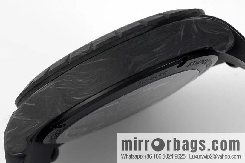 The new Roger Dubuis carbon fiber tourbillon is shocked! EXCALIBUR (King Series) DBEX0577 1. Exclusive custom Roger Dubuis RD.509SQ tourbillon manual core