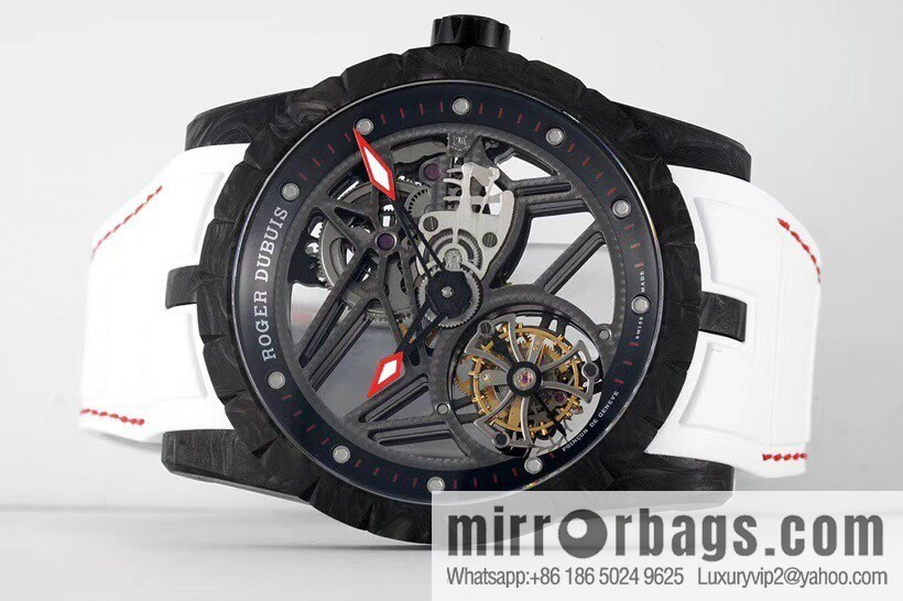 The new Roger Dubuis carbon fiber tourbillon is shocked! EXCALIBUR (King Series) DBEX0577 1. Exclusive custom Roger Dubuis RD.509SQ tourbillon manual core
