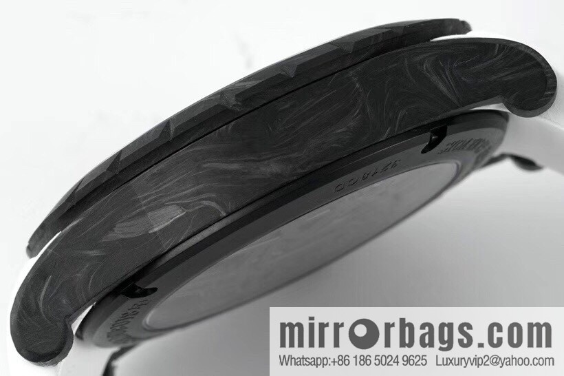 The new Roger Dubuis carbon fiber tourbillon is shocked! EXCALIBUR (King Series) DBEX0577 1. Exclusive custom Roger Dubuis RD.509SQ tourbillon manual core