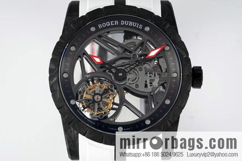 The new Roger Dubuis carbon fiber tourbillon is shocked! EXCALIBUR (King Series) DBEX0577 1. Exclusive custom Roger Dubuis RD.509SQ tourbillon manual core