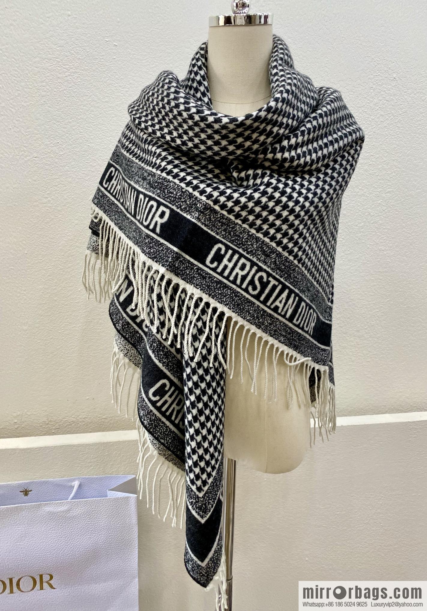 Dior Dior MontaIgne Black and White Thousand Birds Shawl 94MON140I057_C980