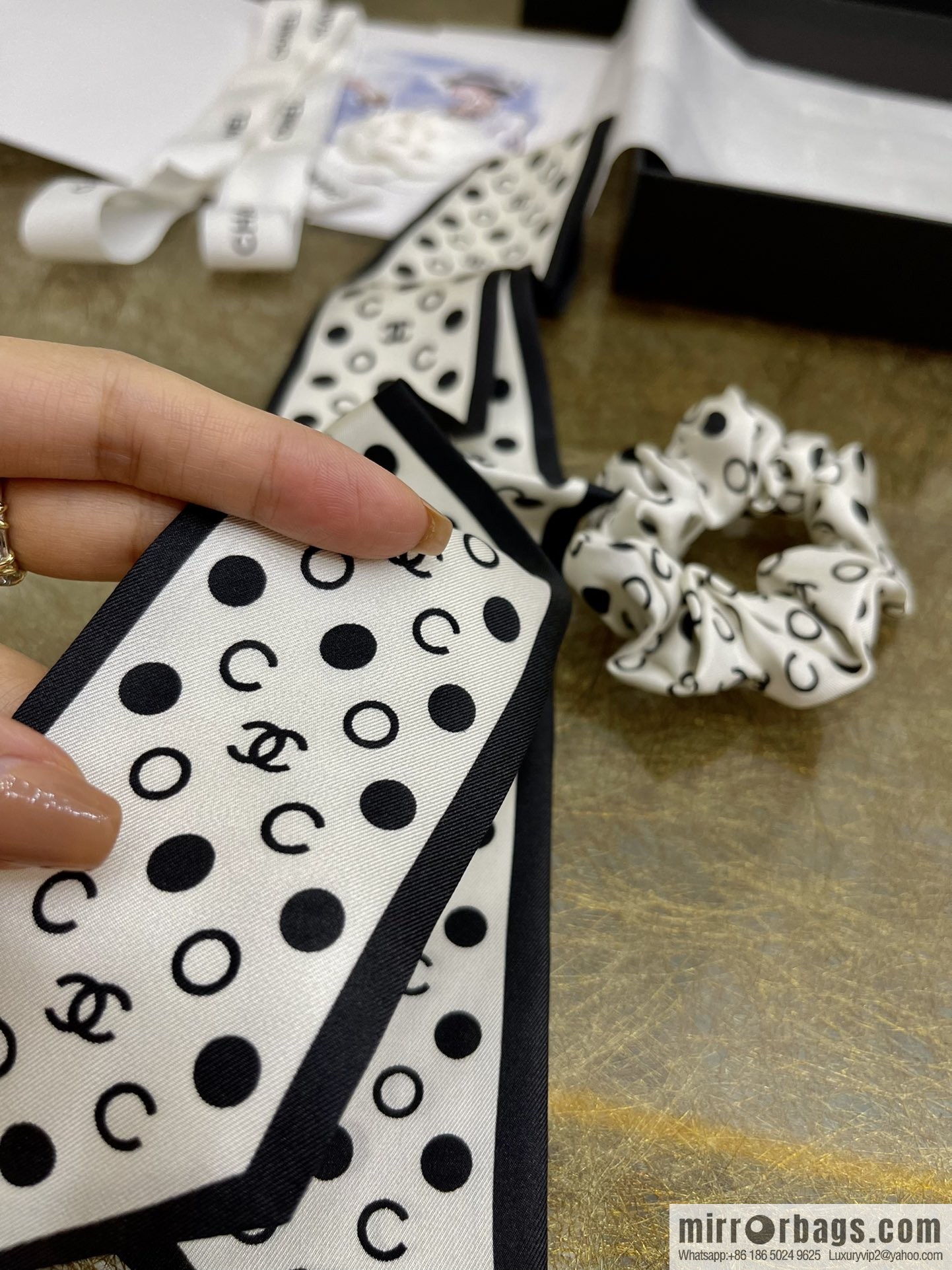 CHANEL Chanel Polka Dots Two-piece Accessories 100% Silk Ribbon aa7533