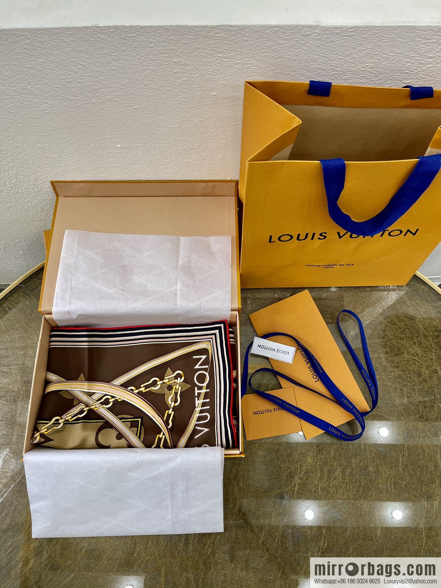 LV Louis Vuitton 100% Silk Perfect Match Silk Scarf M76649