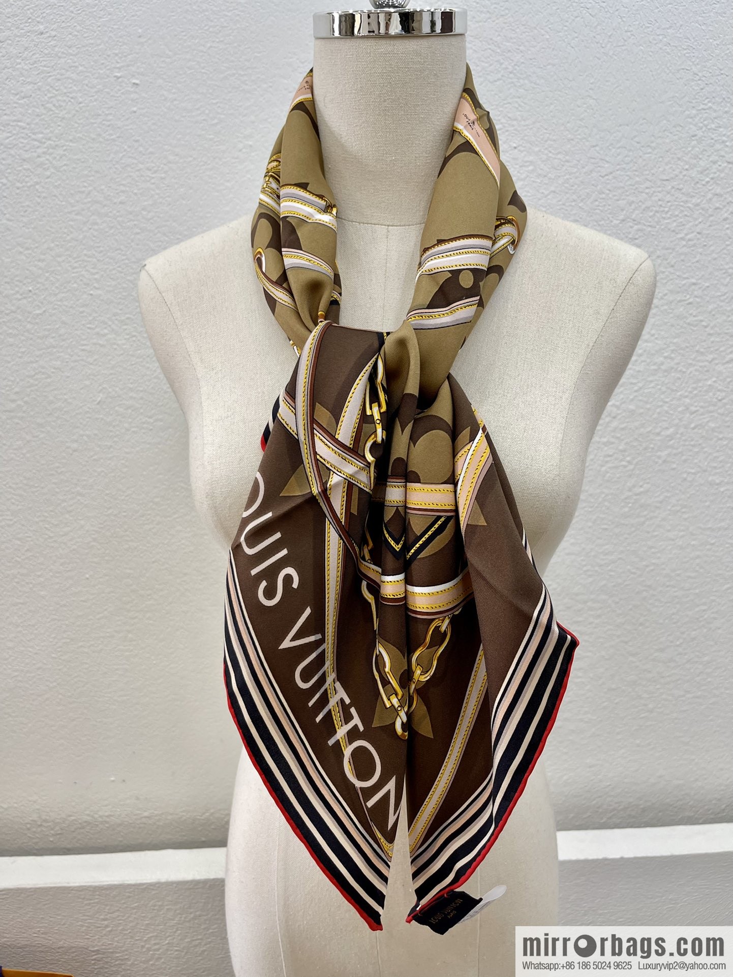 LV Louis Vuitton 100% Silk Perfect Match Silk Scarf M76649