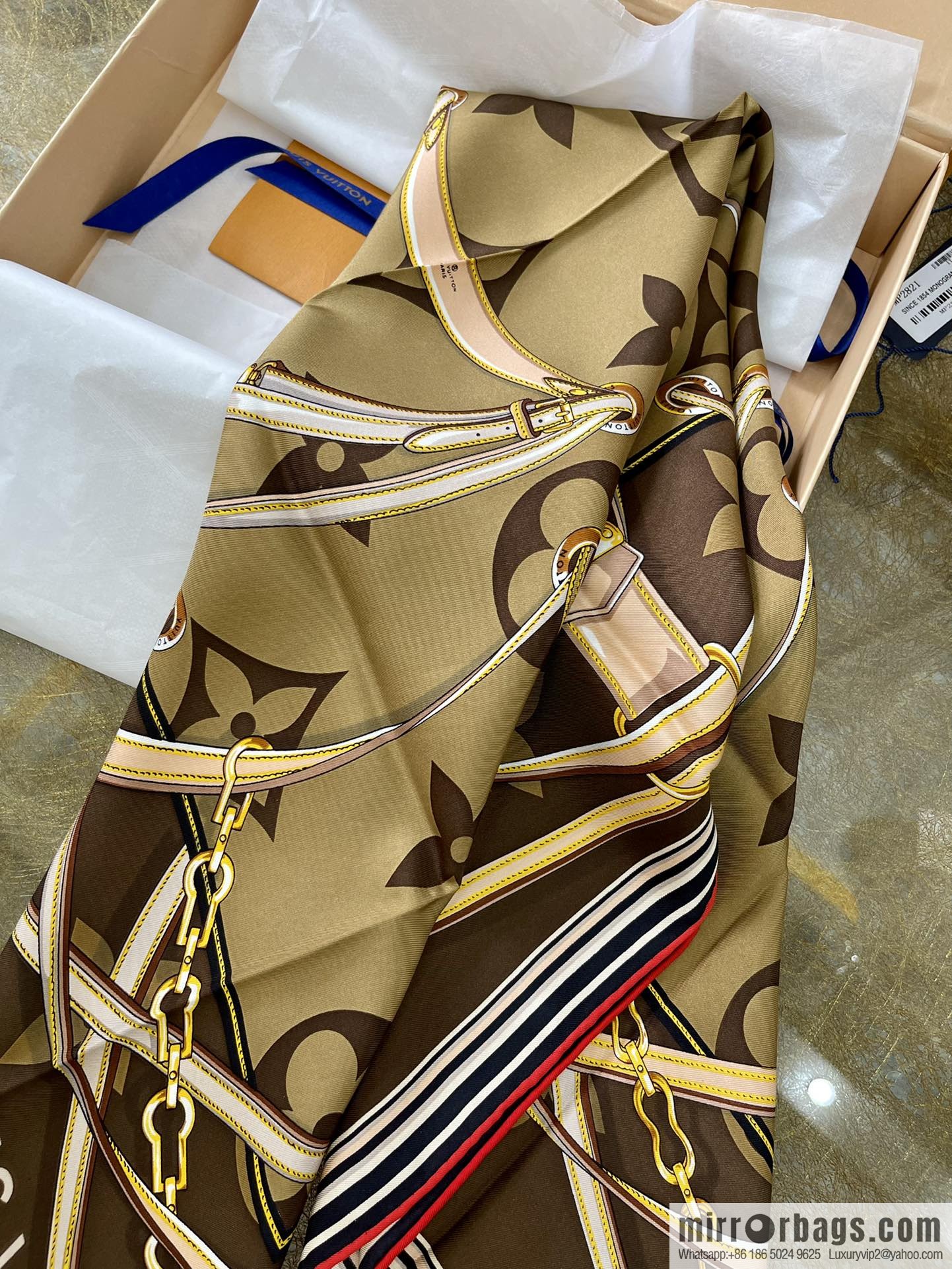 LV Louis Vuitton 100% Silk Perfect Match Silk Scarf M76649