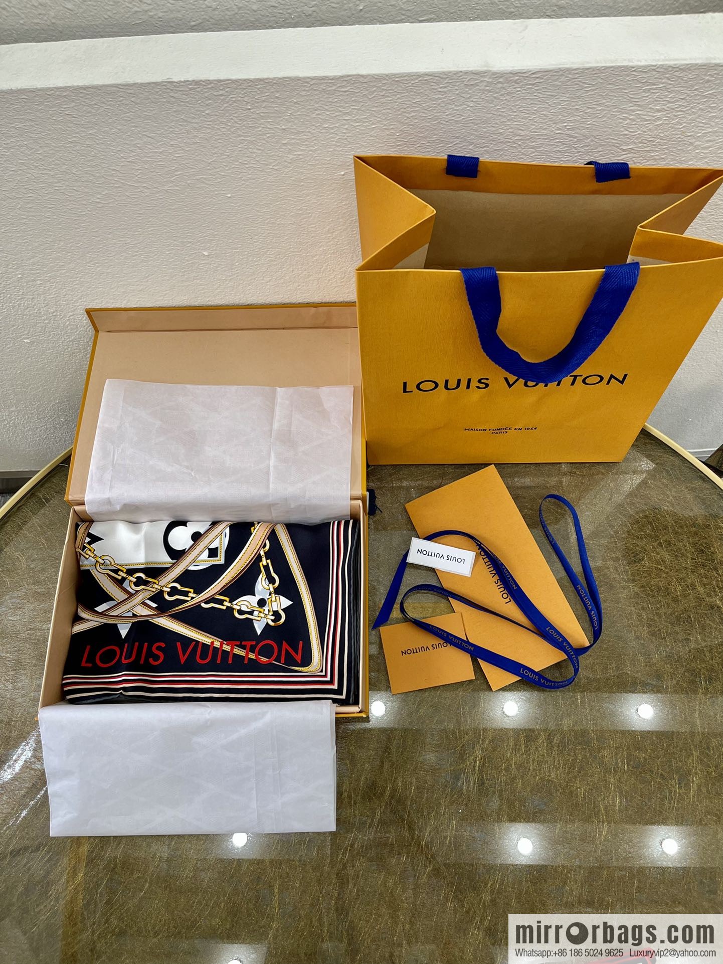 LV Louis Vuitton 100% Silk Perfect Match Silk Scarf M76649