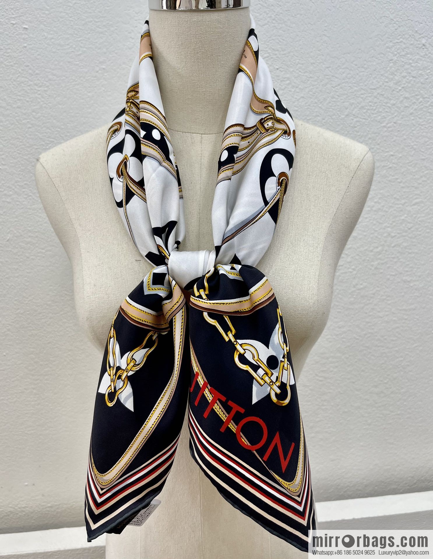 LV Louis Vuitton 100% Silk Perfect Match Silk Scarf M76649