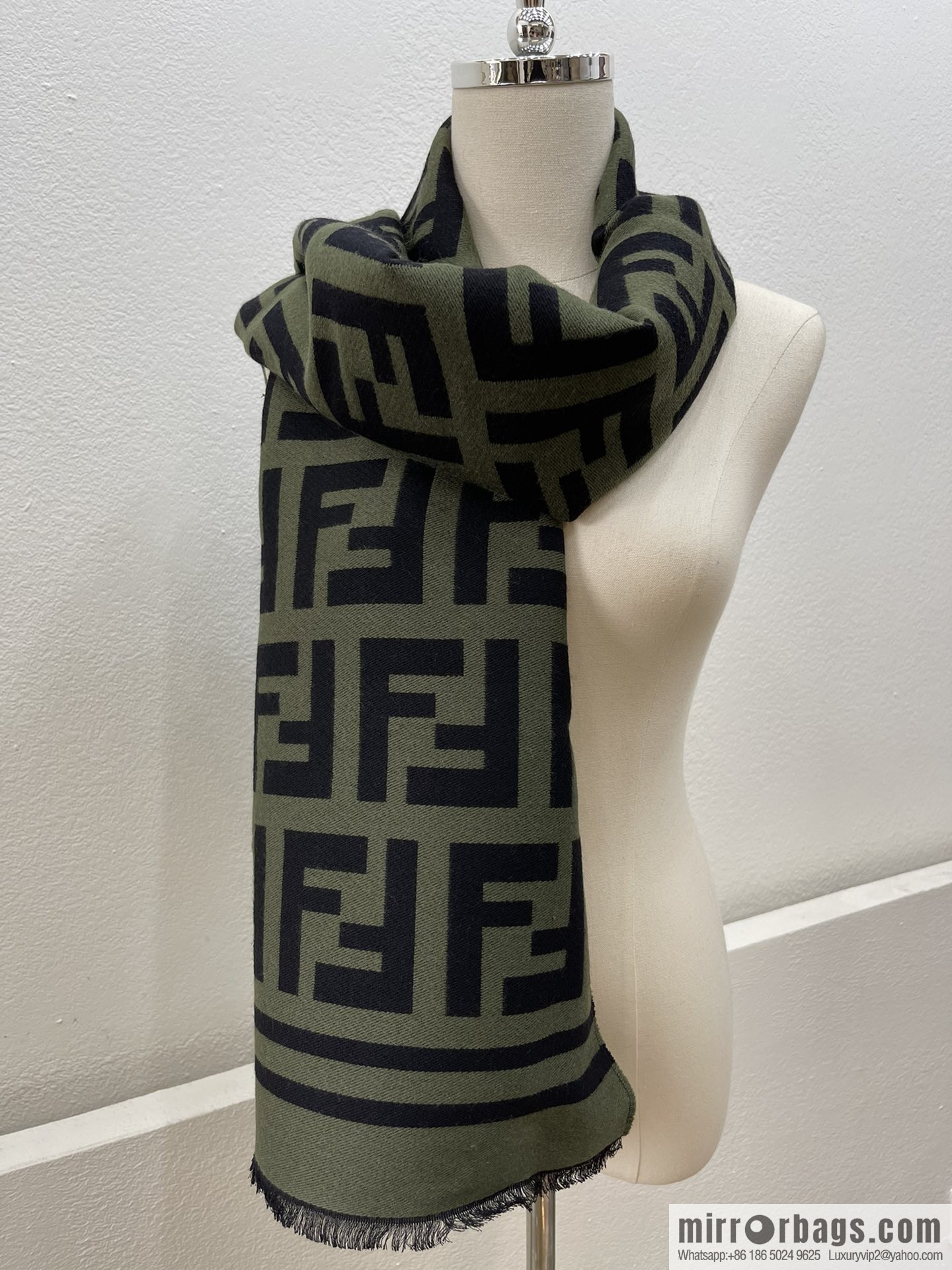 FENDI Fendi Classic Double F Logo Scarf FXS424A3Q1F0ZPQ