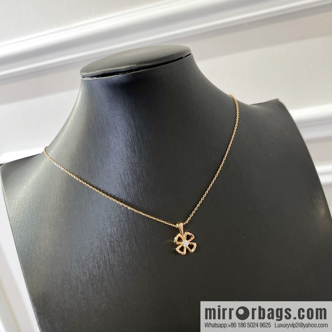 BVLGARI Bulgari series, four-leaf clover necklace
