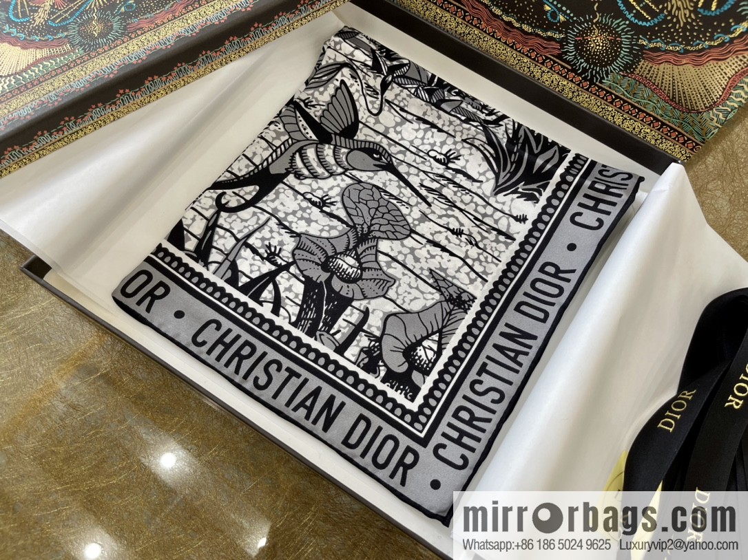 Dior 100% silk scarf with pattern from the Dior Jungle Collection