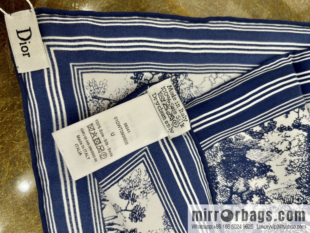 Dior 100% silk scarf with pattern from the Dior Jungle Collection