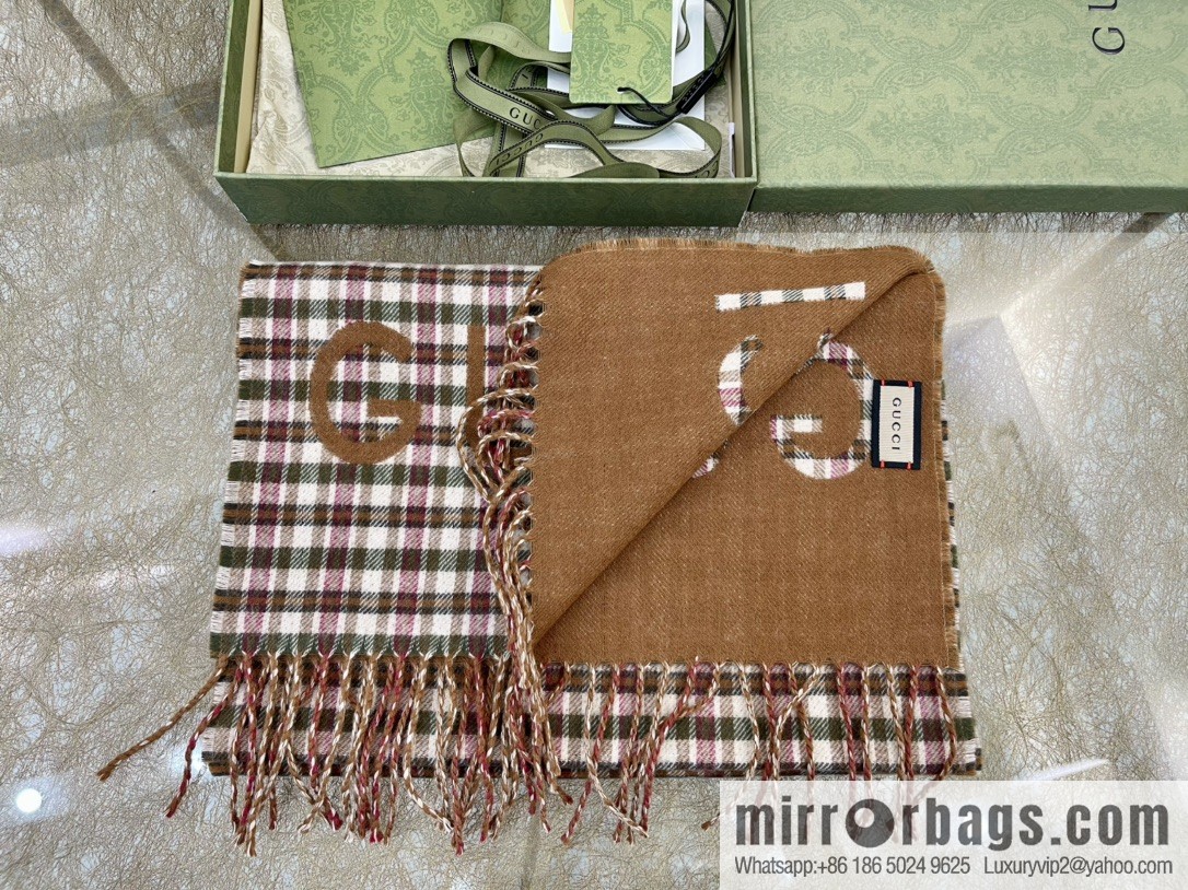 GUCCI Gucci double-sided wool towel