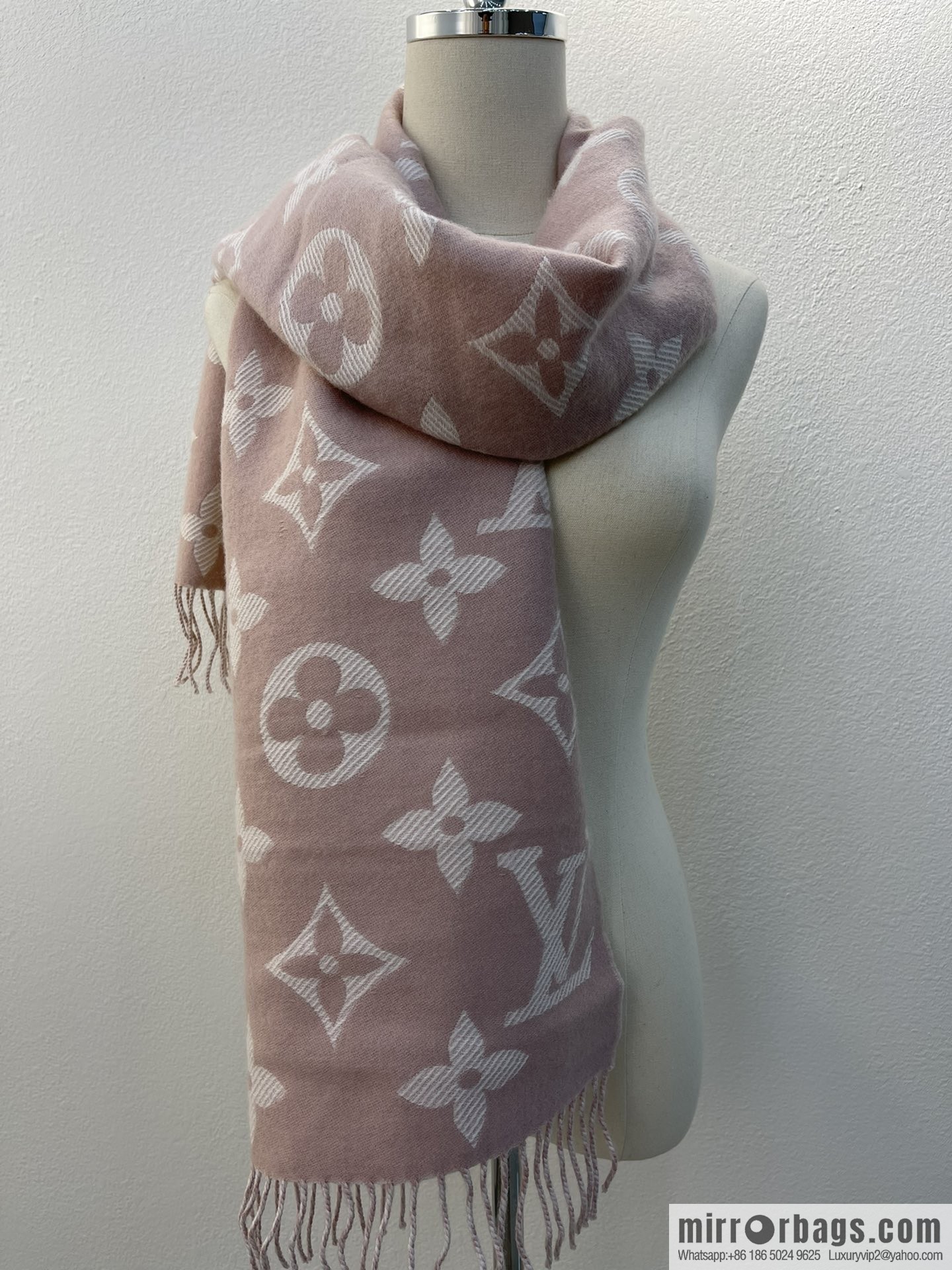 LV Louis Vuitton SIMPLY LV wool long towel m76964 m76966