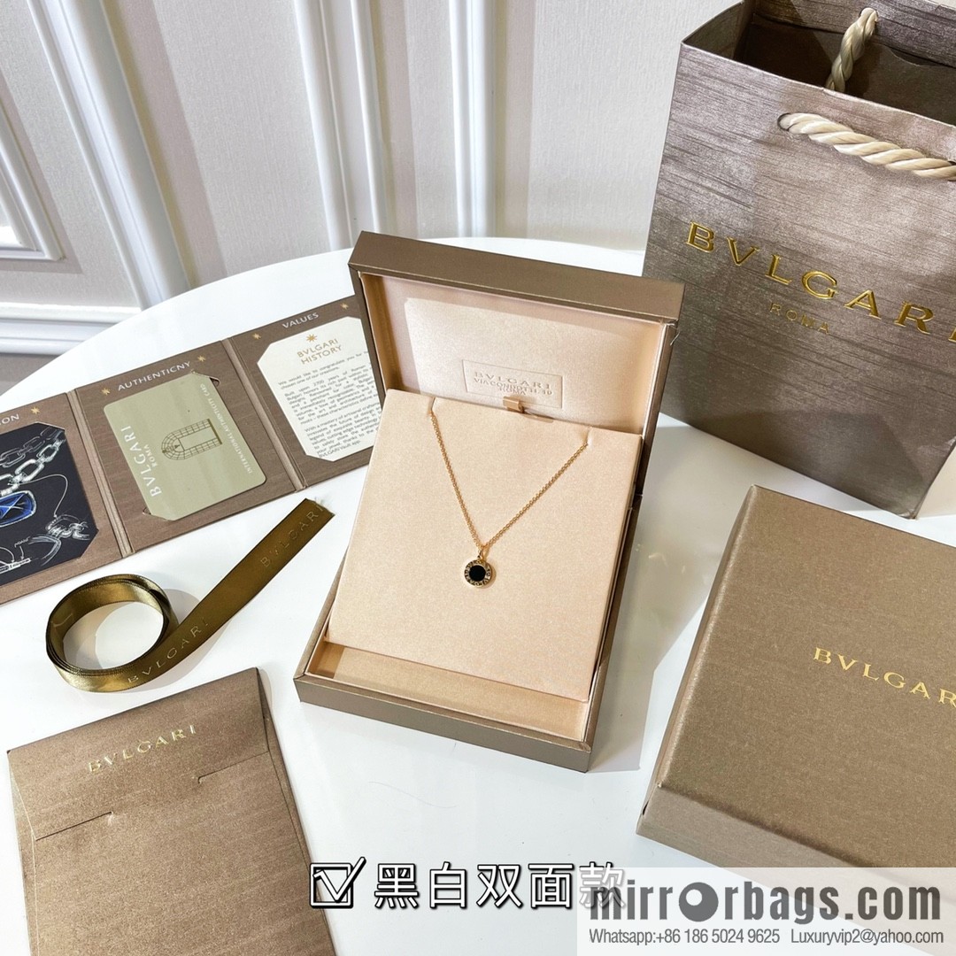 BVLGARI Bulgari ring black and white double-sided necklace