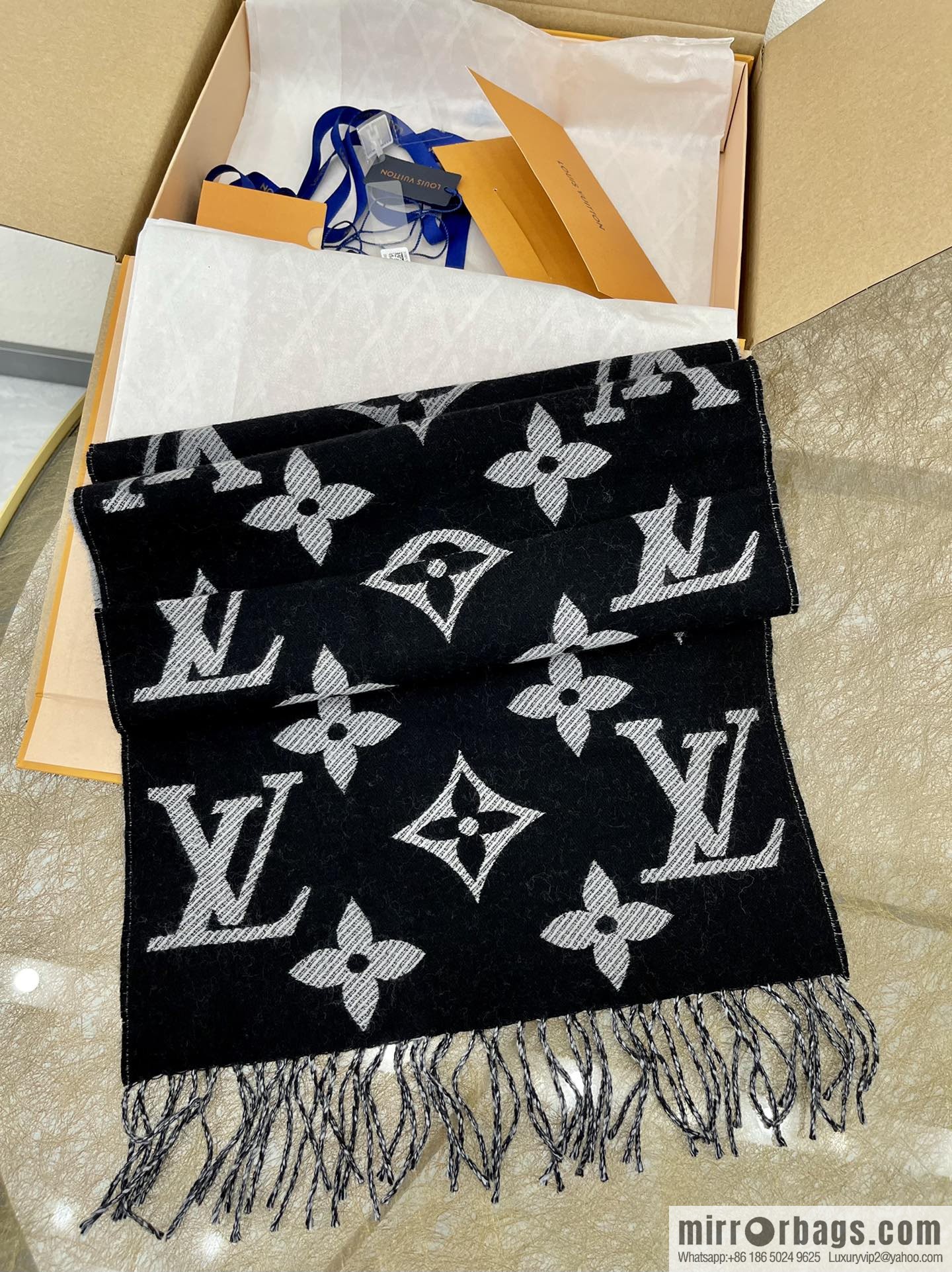 LV Louis Vuitton SIMPLY LV wool long towel m76964 m76966