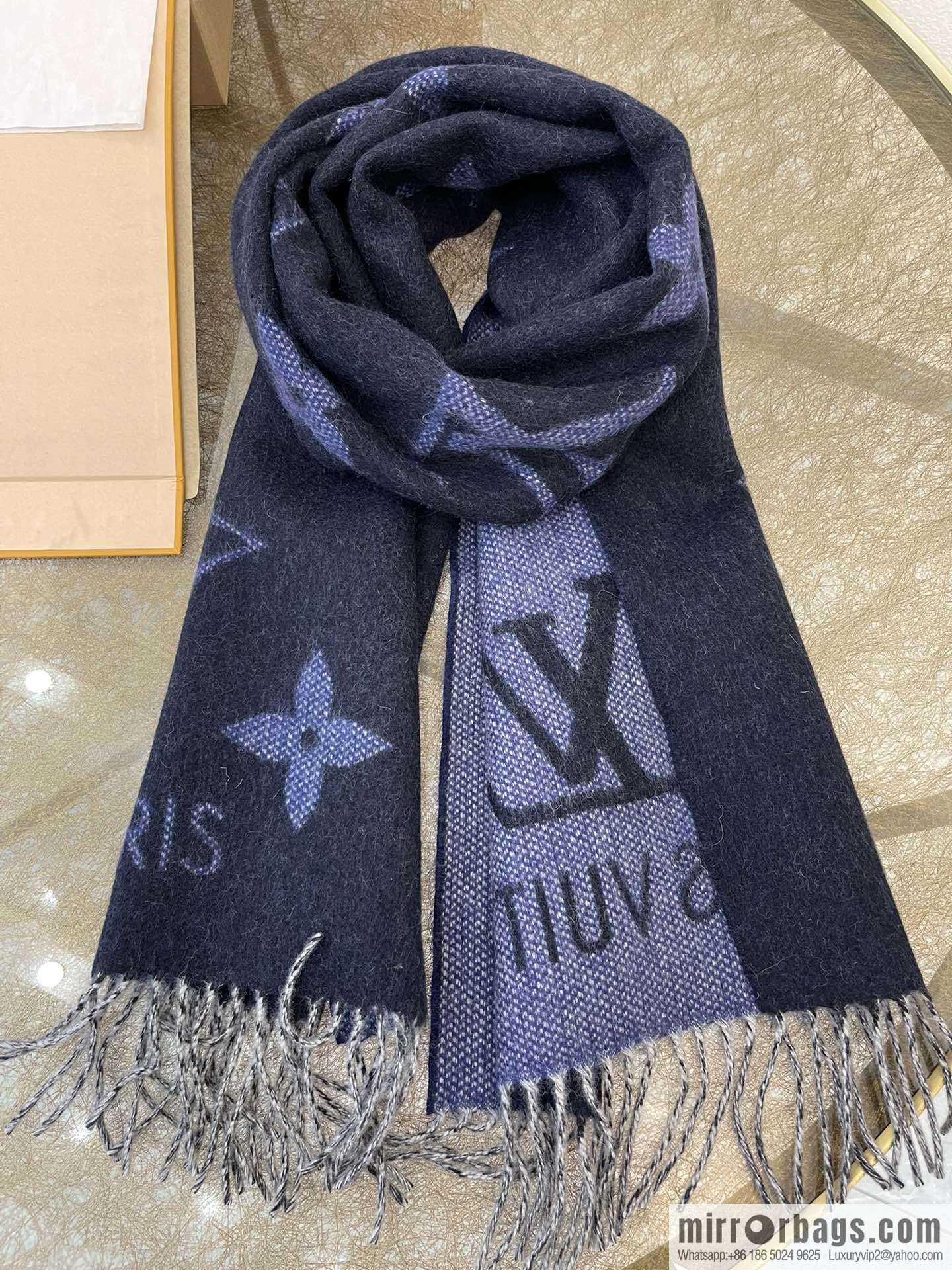 LV Louis Vuitton REYKJAVIK classic cashmere scarf M76702